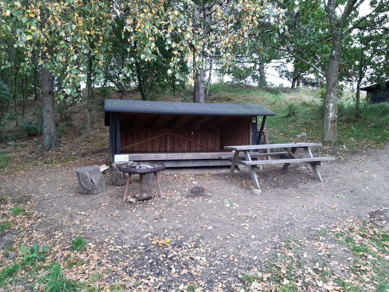 Lejrplads Ørnbjerg Mølle   - shelter nr. 1 (bookbar)                  – miniature 6