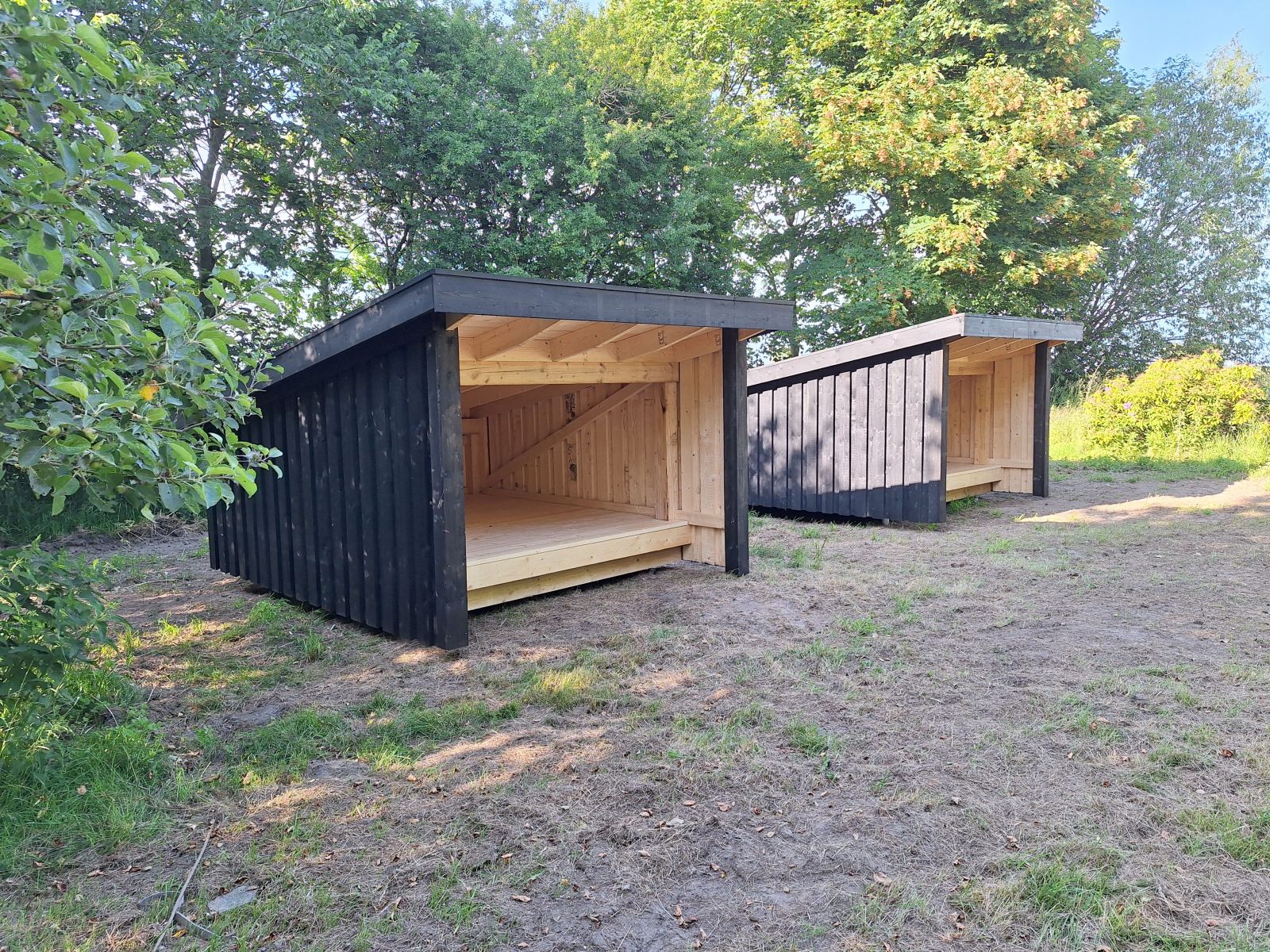 2 stk. 4-personers sheltere