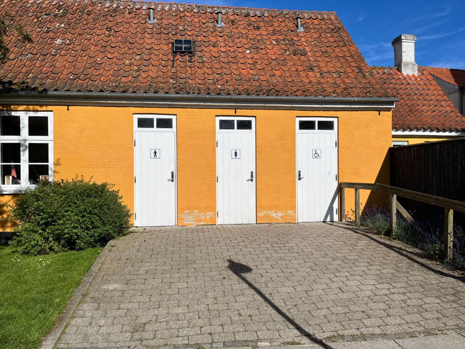 Toiletbygning