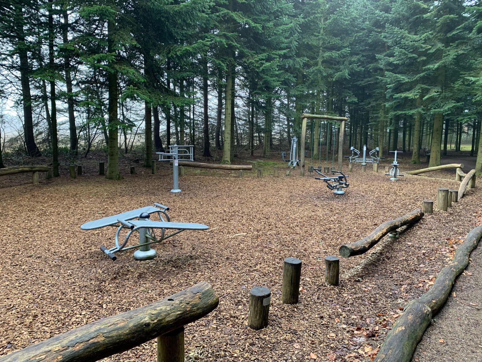 Legeplads ved Dinnsens Skovpark