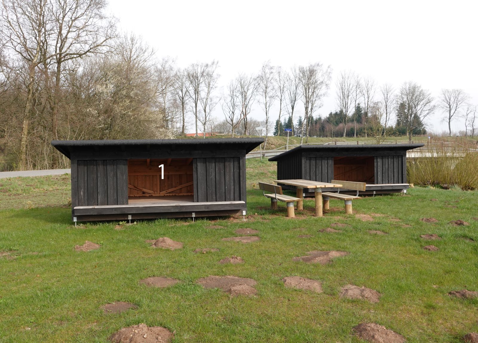 Foto af shelters ved Bur Bro/Storå