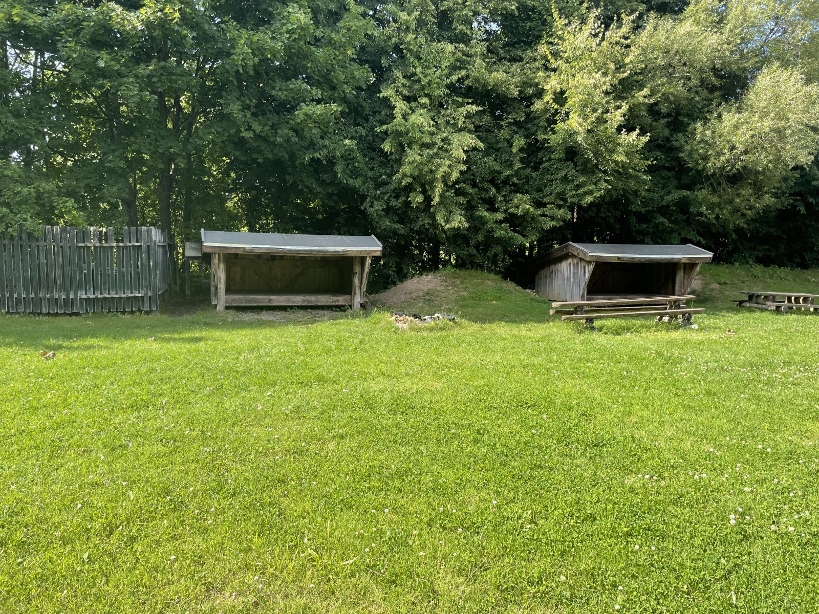 De to shelters 