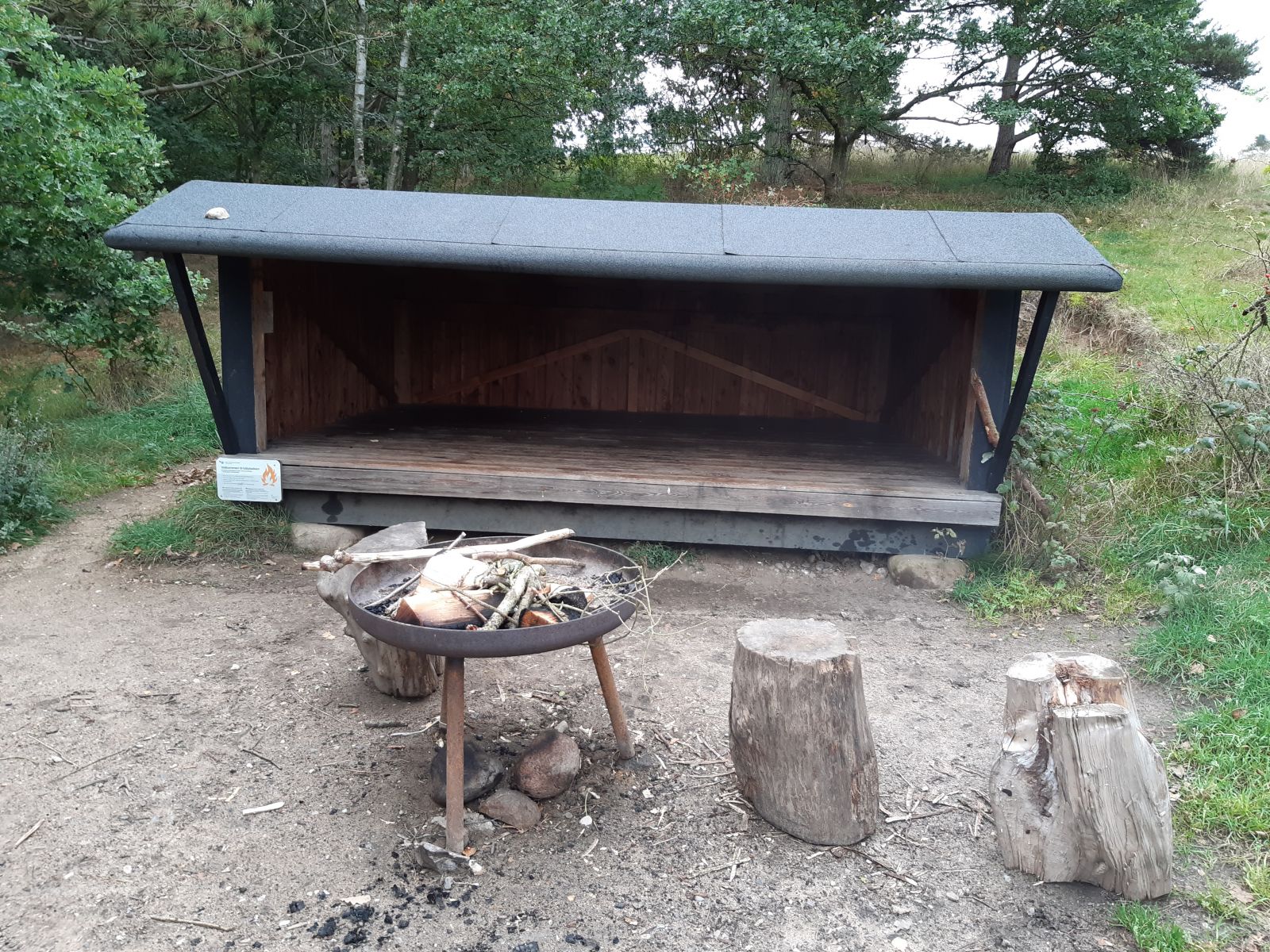 Lejrplads Ørnbjerg Mølle   - shelter nr. 1 (bookbar)                  – miniature 5