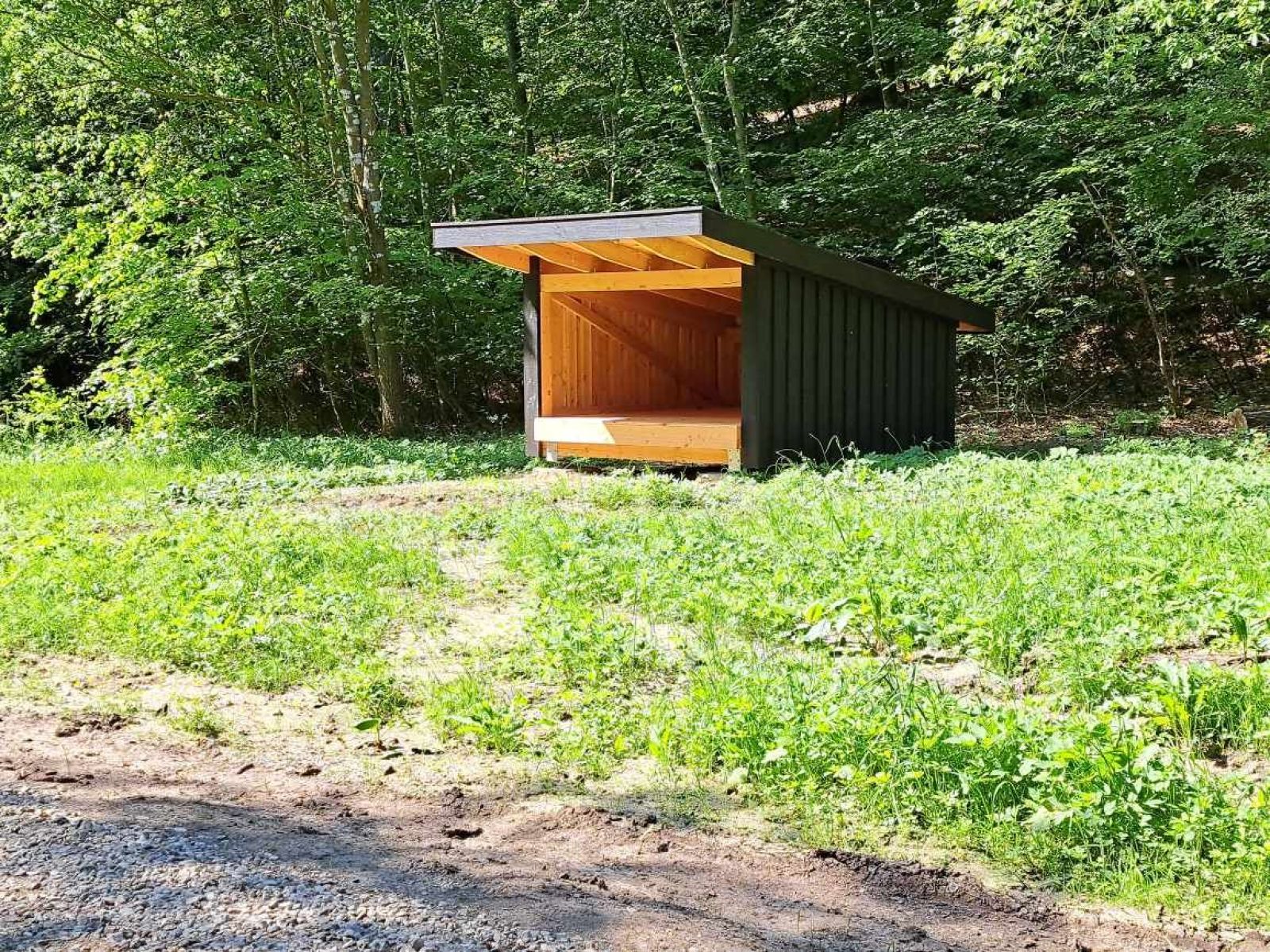 Hjermind Skov Shelter – miniature 1