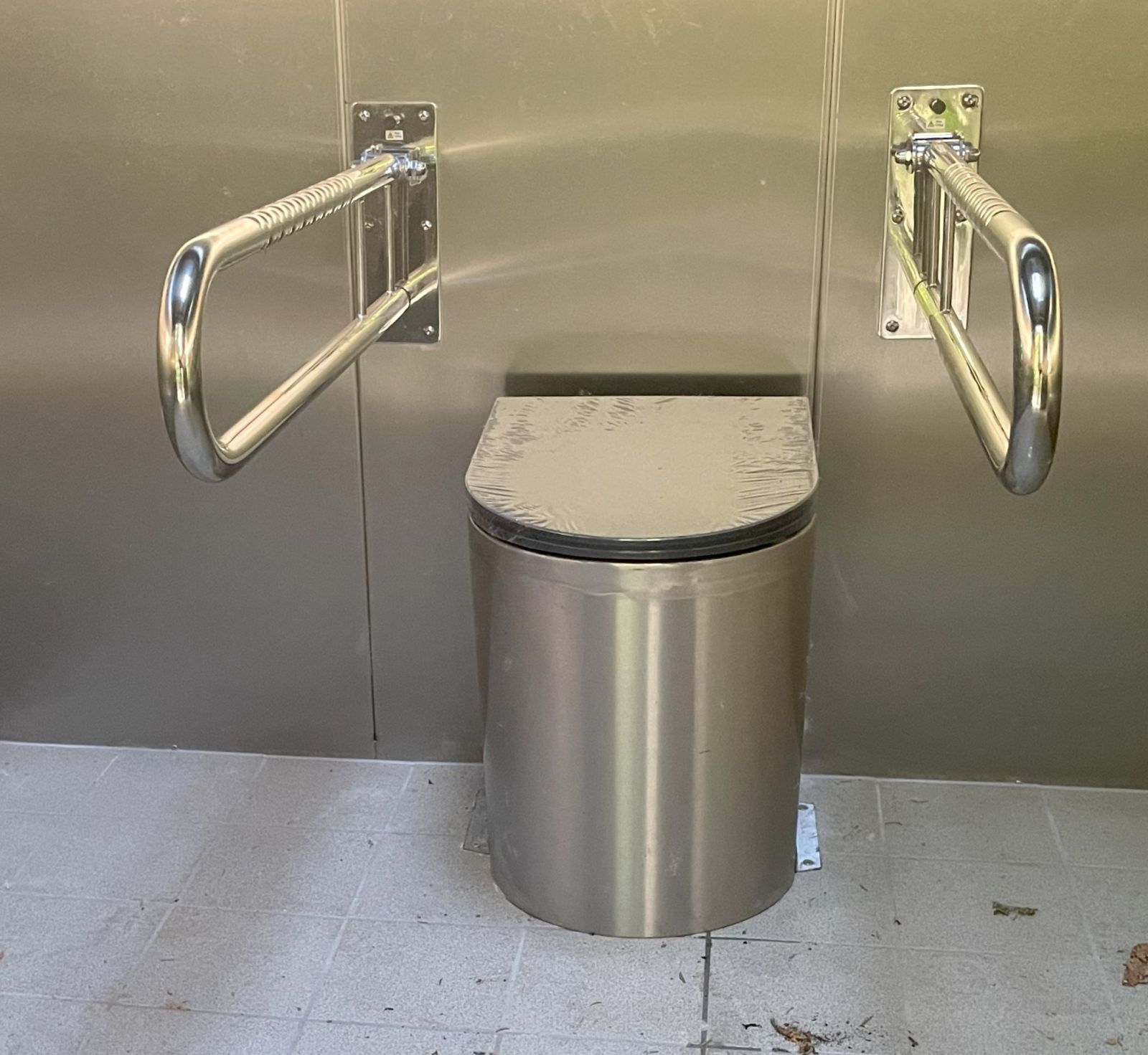 Moderne multtoilet