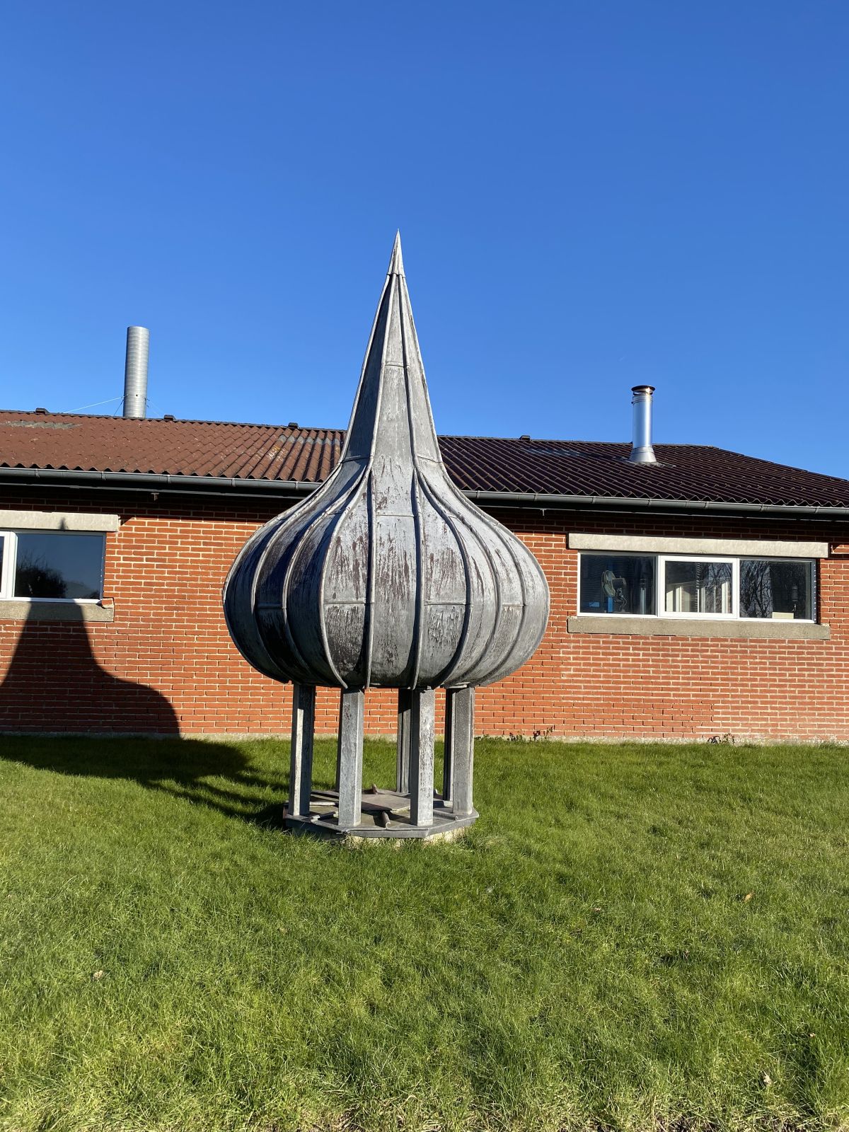 Den er brugt til en Kirkemesse i 90erne. Virksomheden er ude i  5. generation nu. Har været her på Thyholm siden 1893