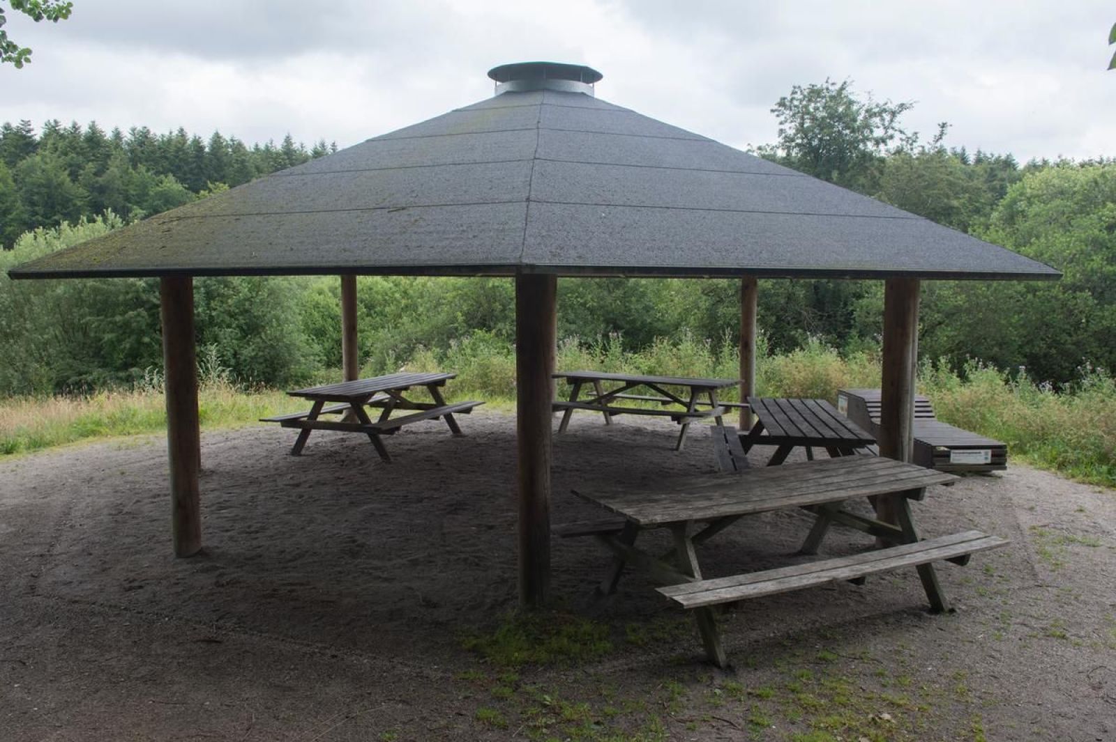 Naturbasen Uhrehøje, Shelterplads – miniature 2