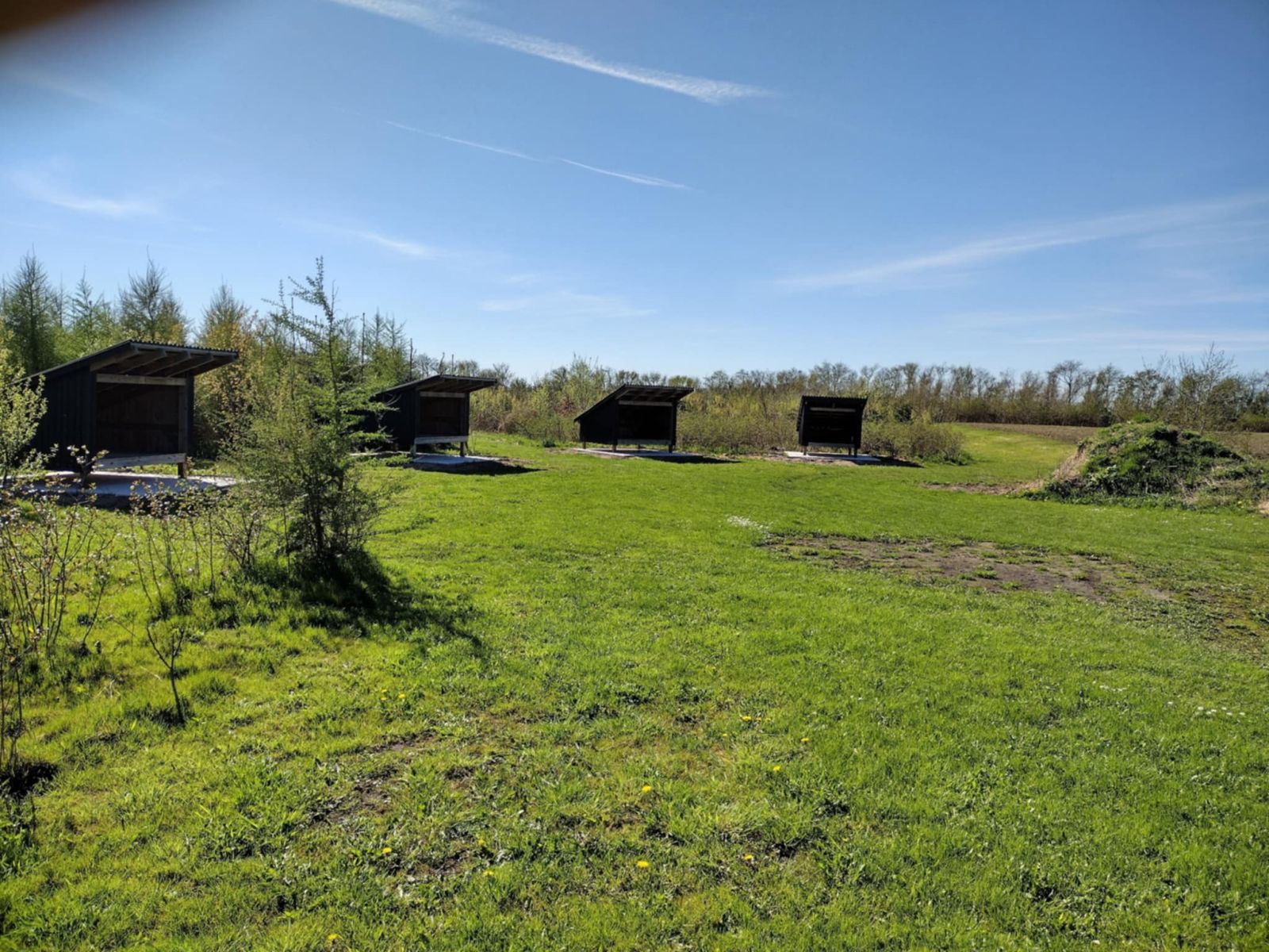 4 shelters hver med plads til 3 personer