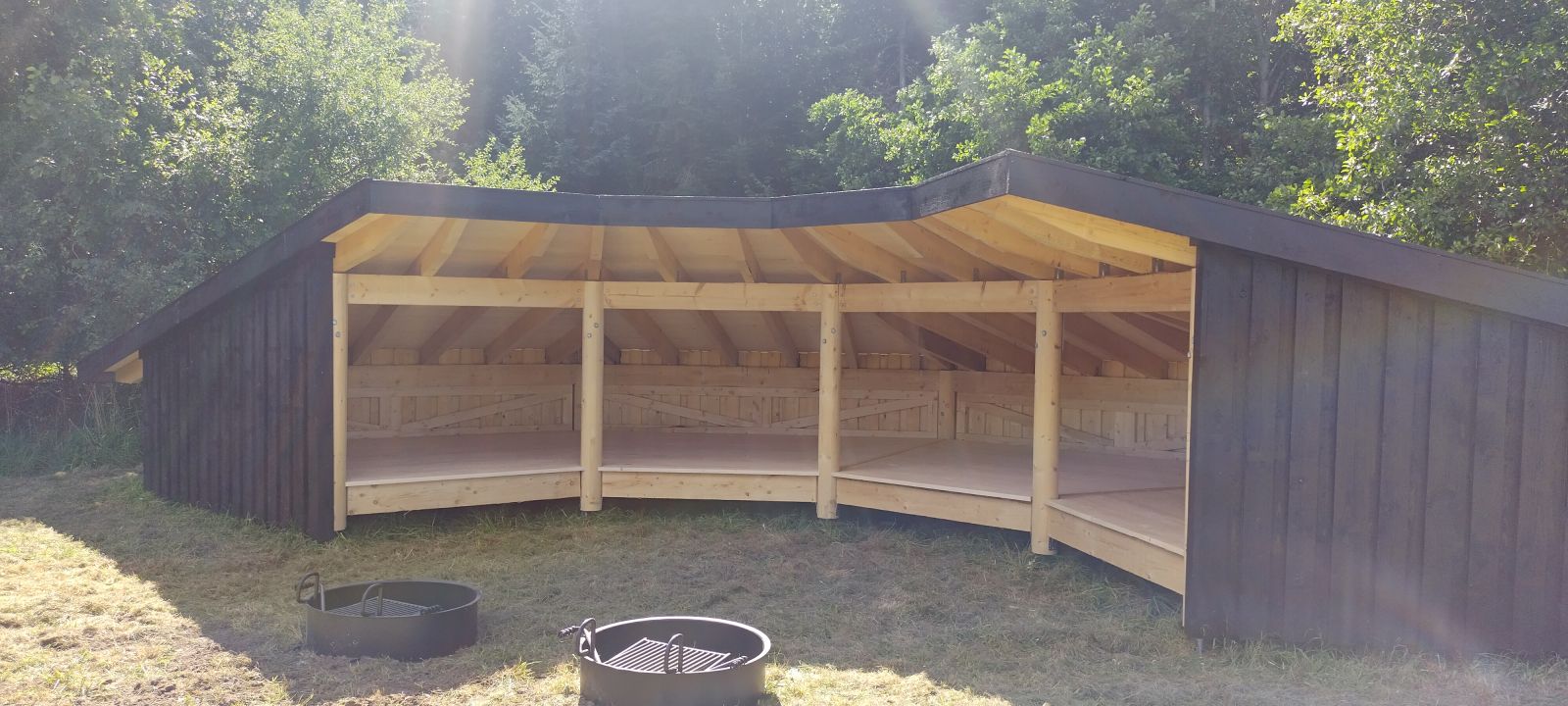 Shelter med grillsted