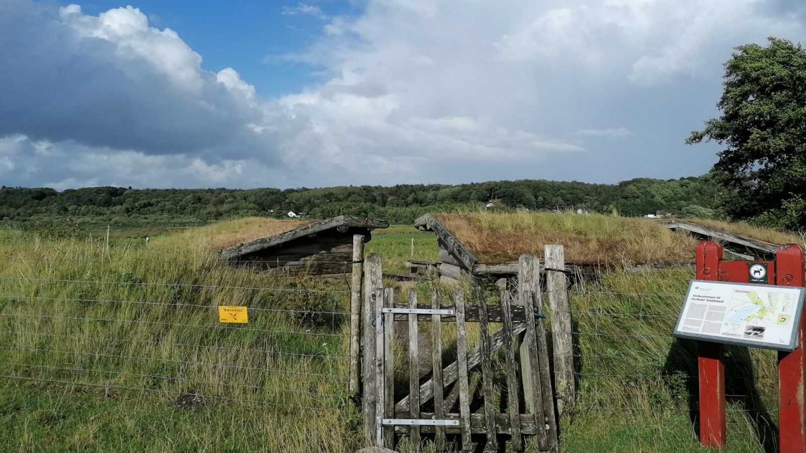 Halkær Voldsted, Shelterplads                      – miniature 1