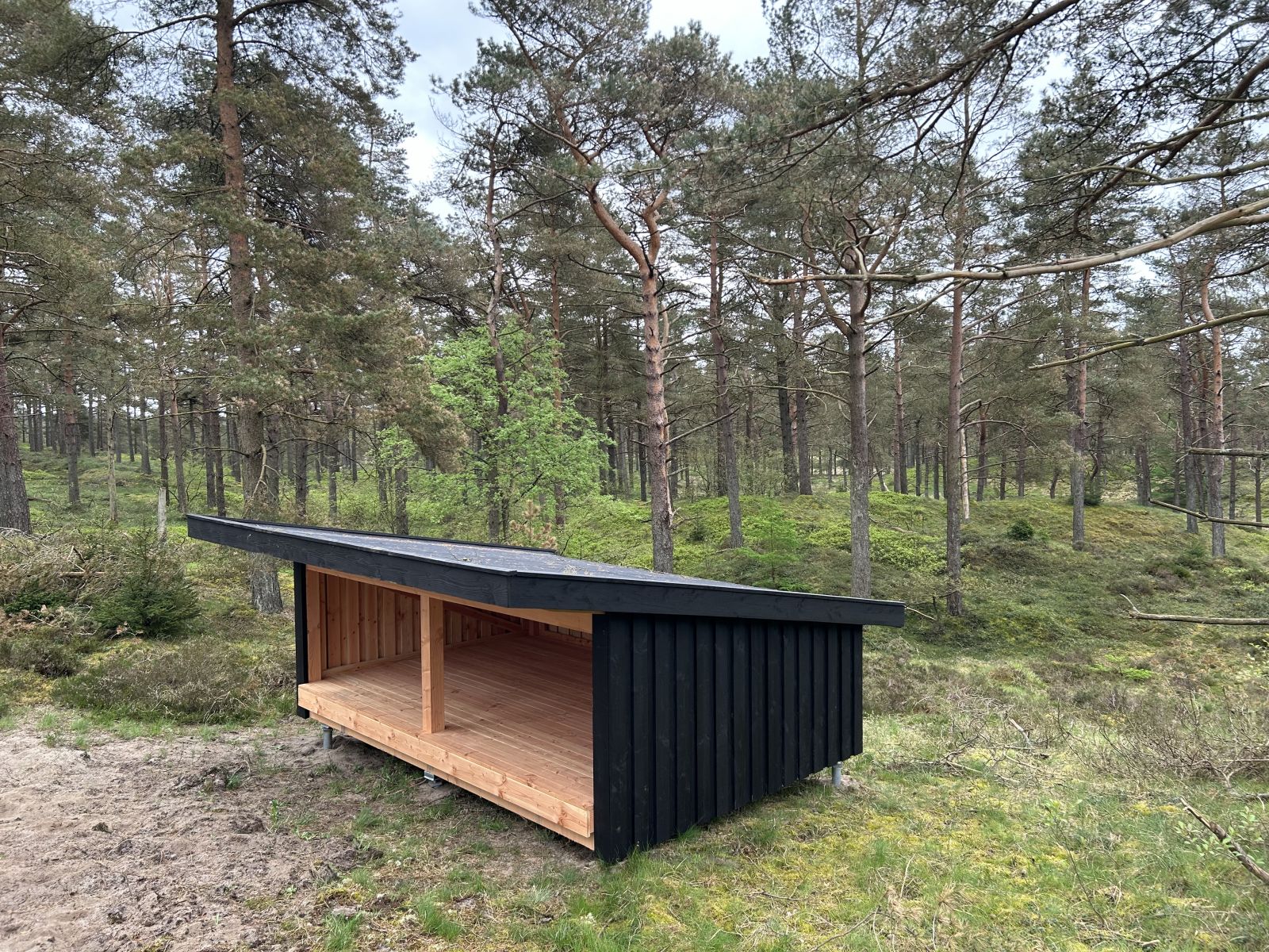 Shelter med plads til ca. 6 personer