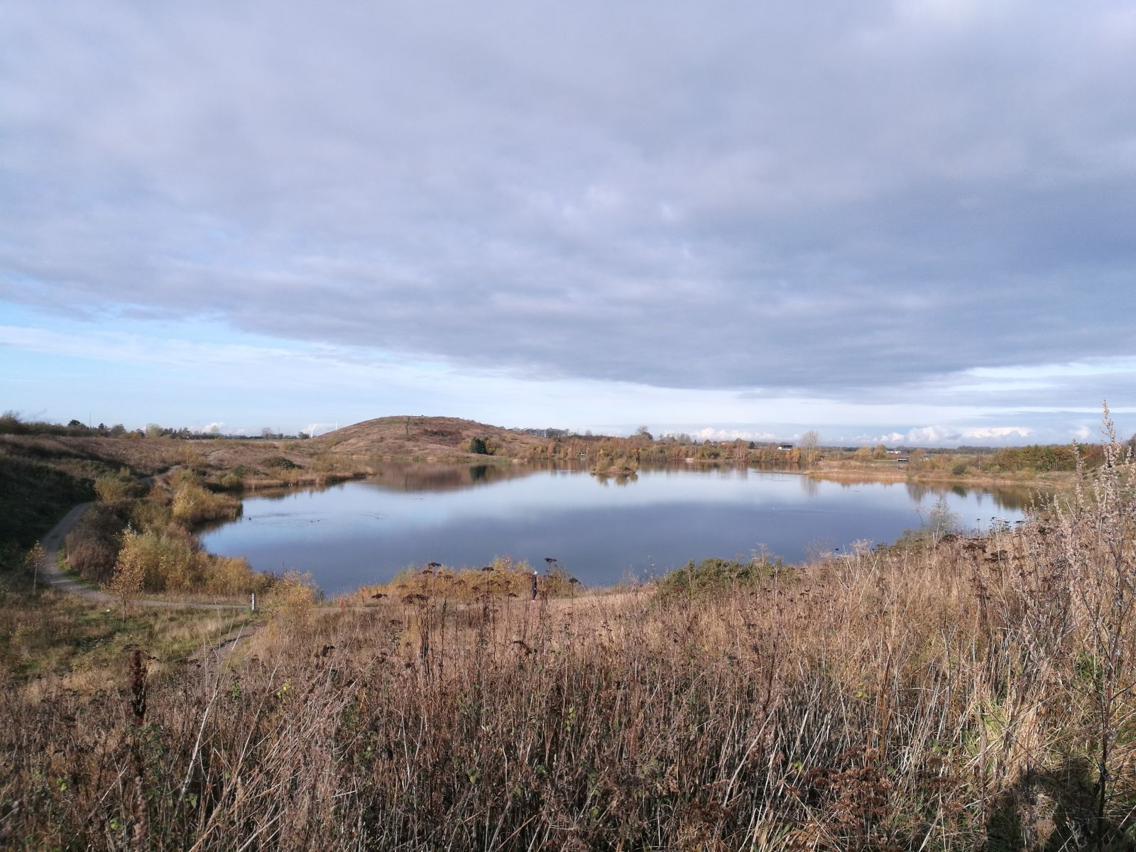 En af de mange gamle grusgravssøer.