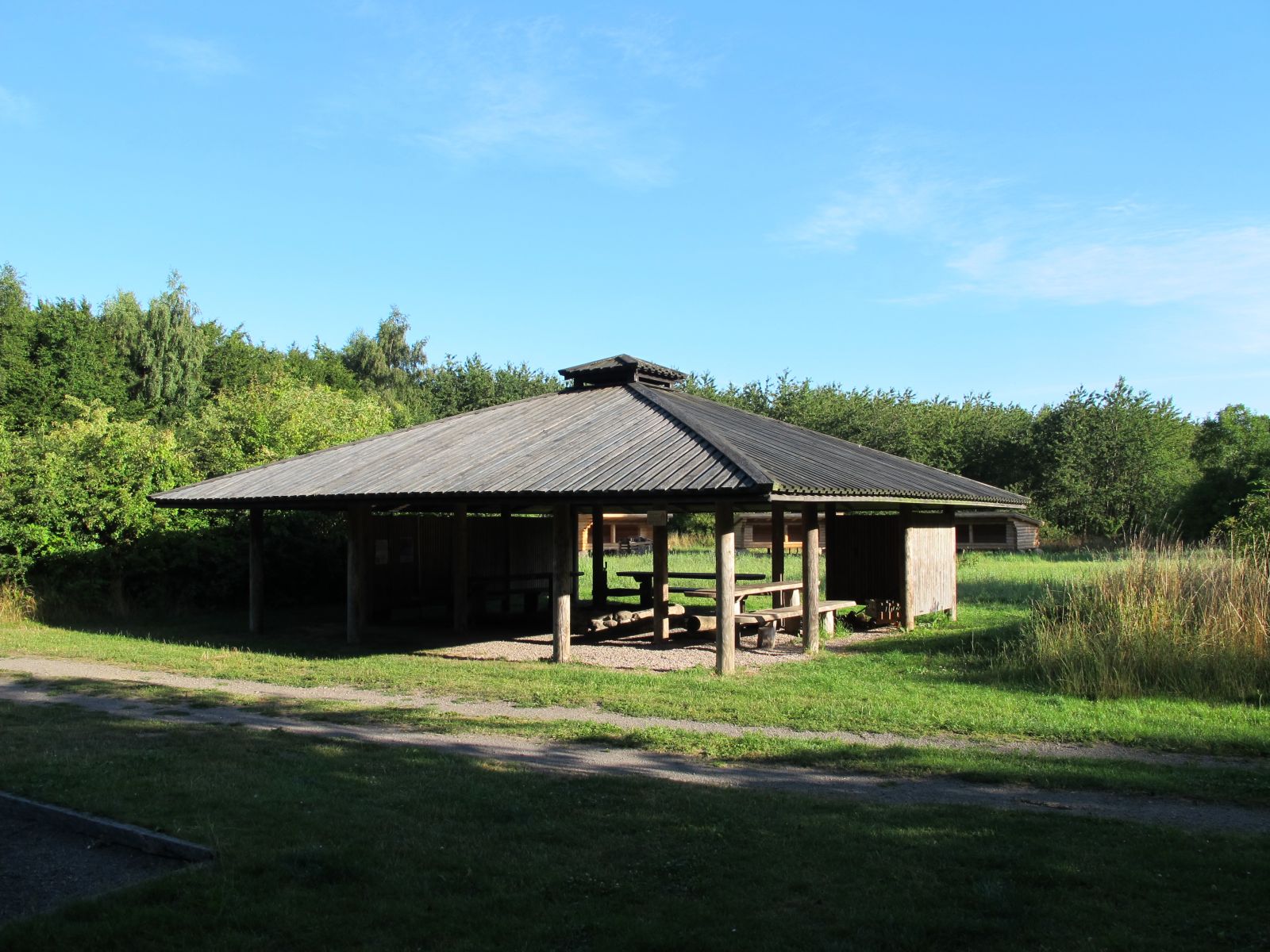 3 sheltere på lejrplads Lynggårdsskoven – miniature 3