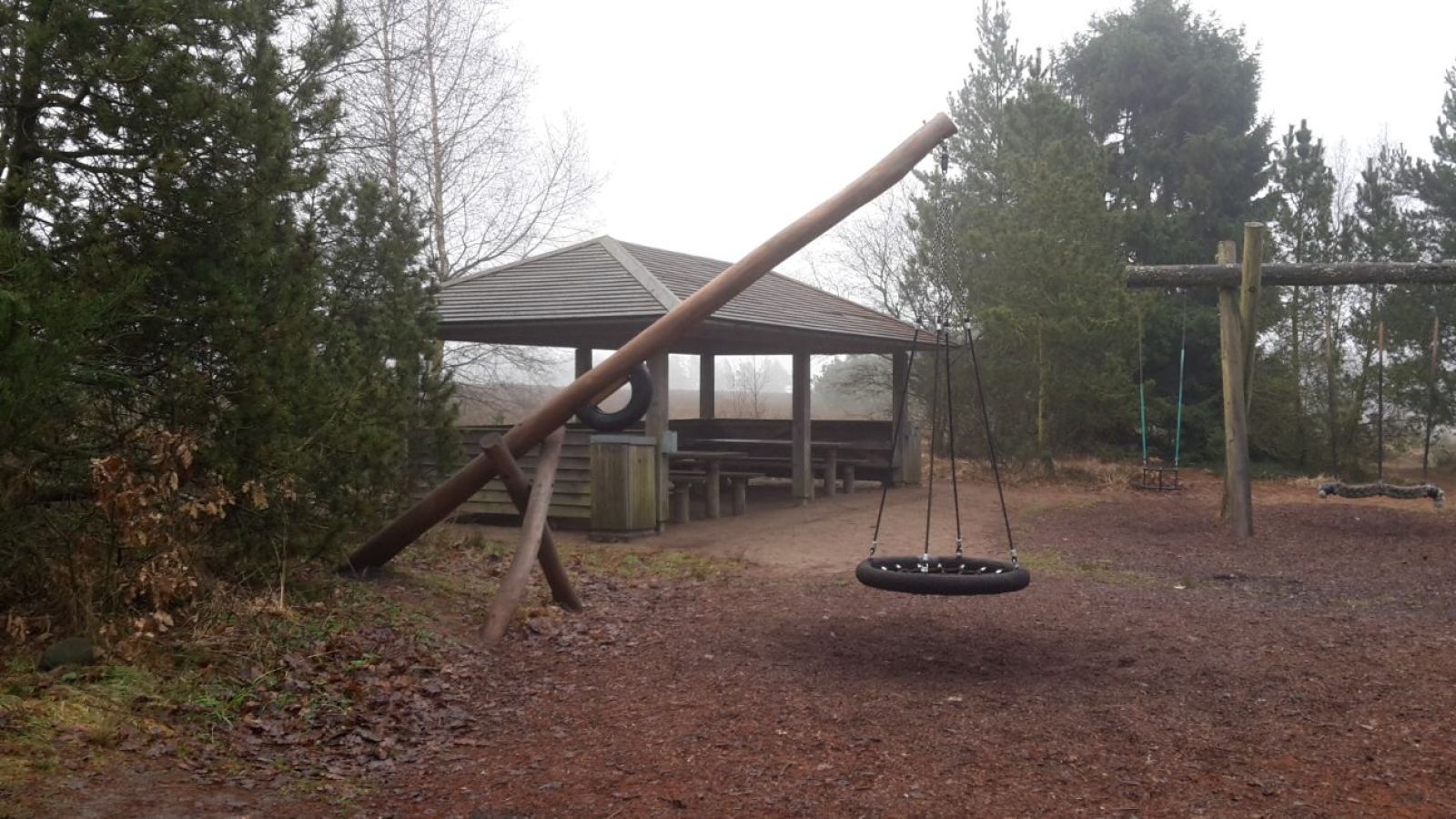 Madpakkehus og naturlegeplads