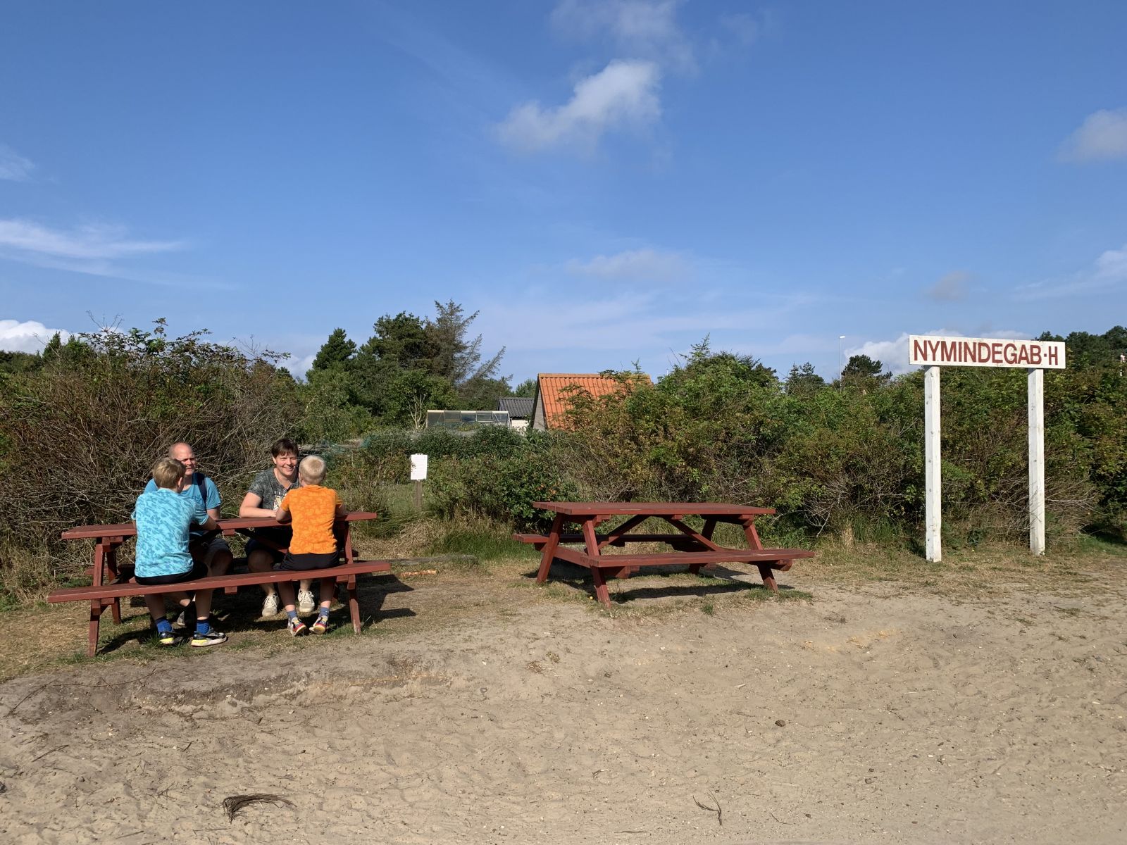 Foto af bord-bænkesæt