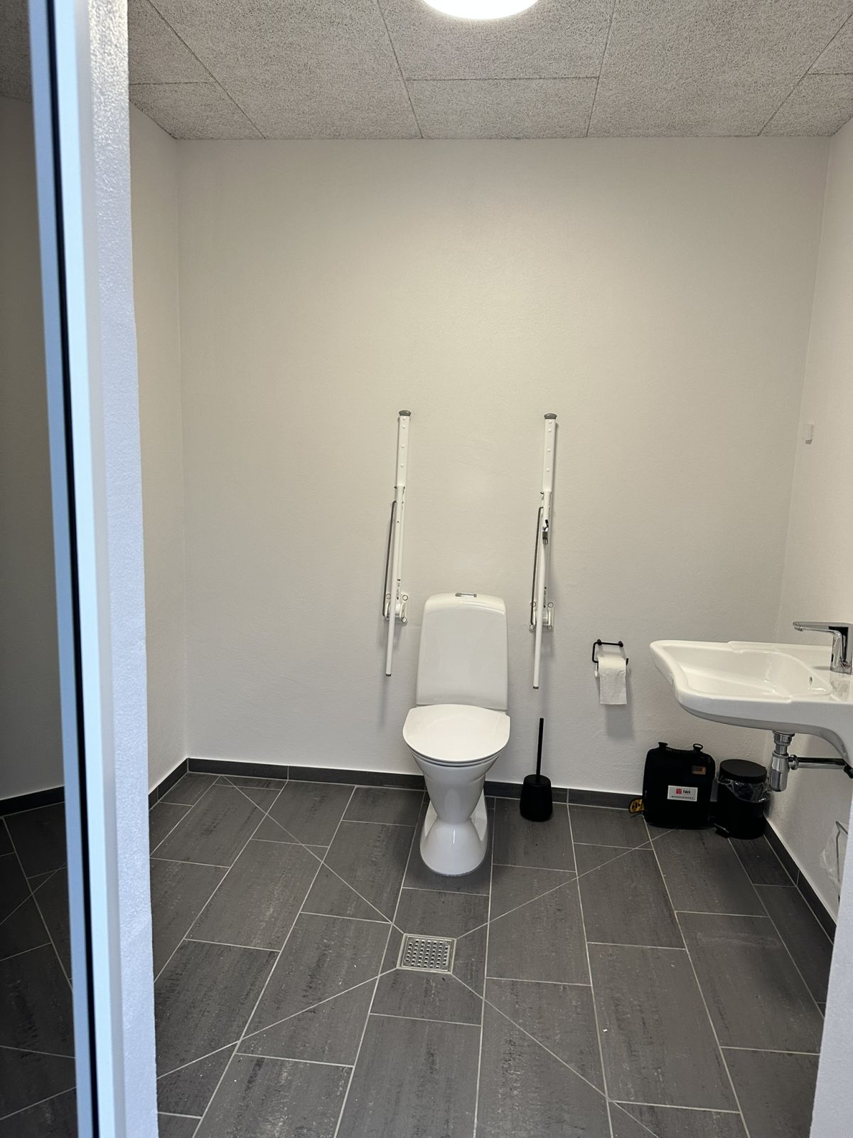 Offentligt toilet med adgang døgnet rundt