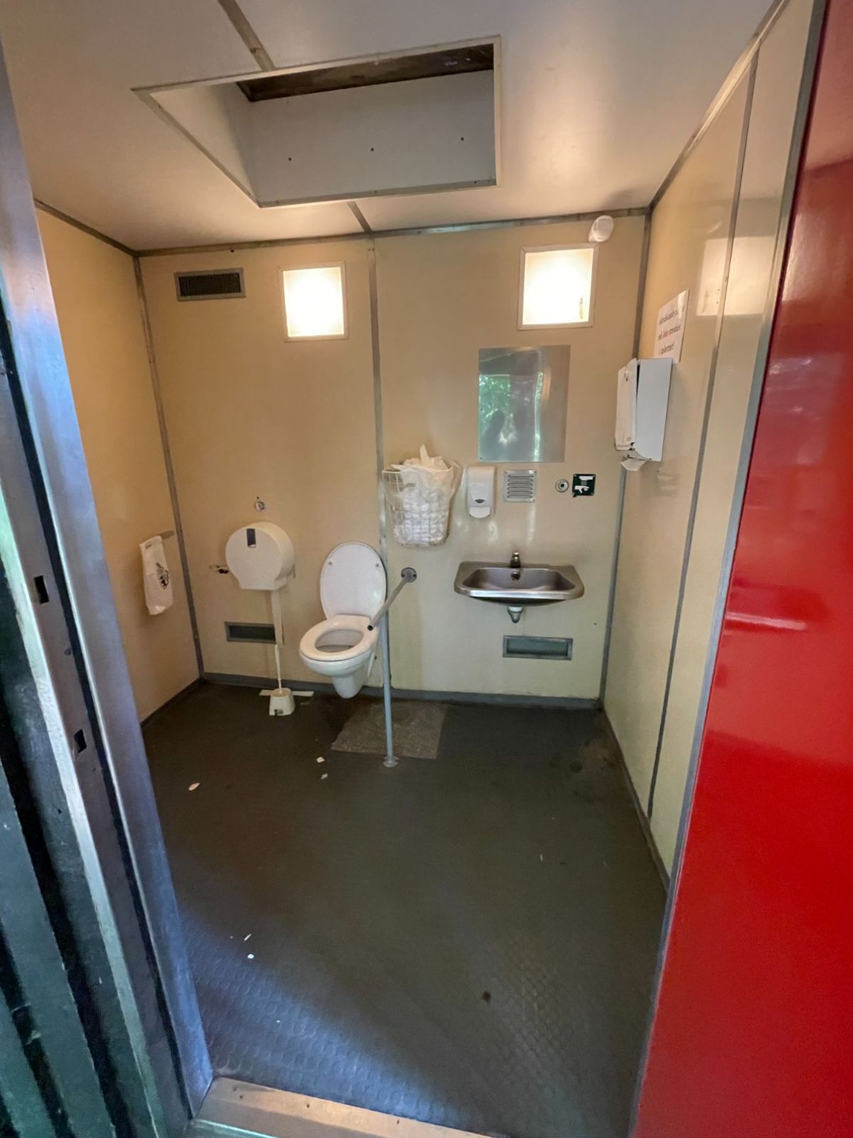 Handicaptoilet indretning