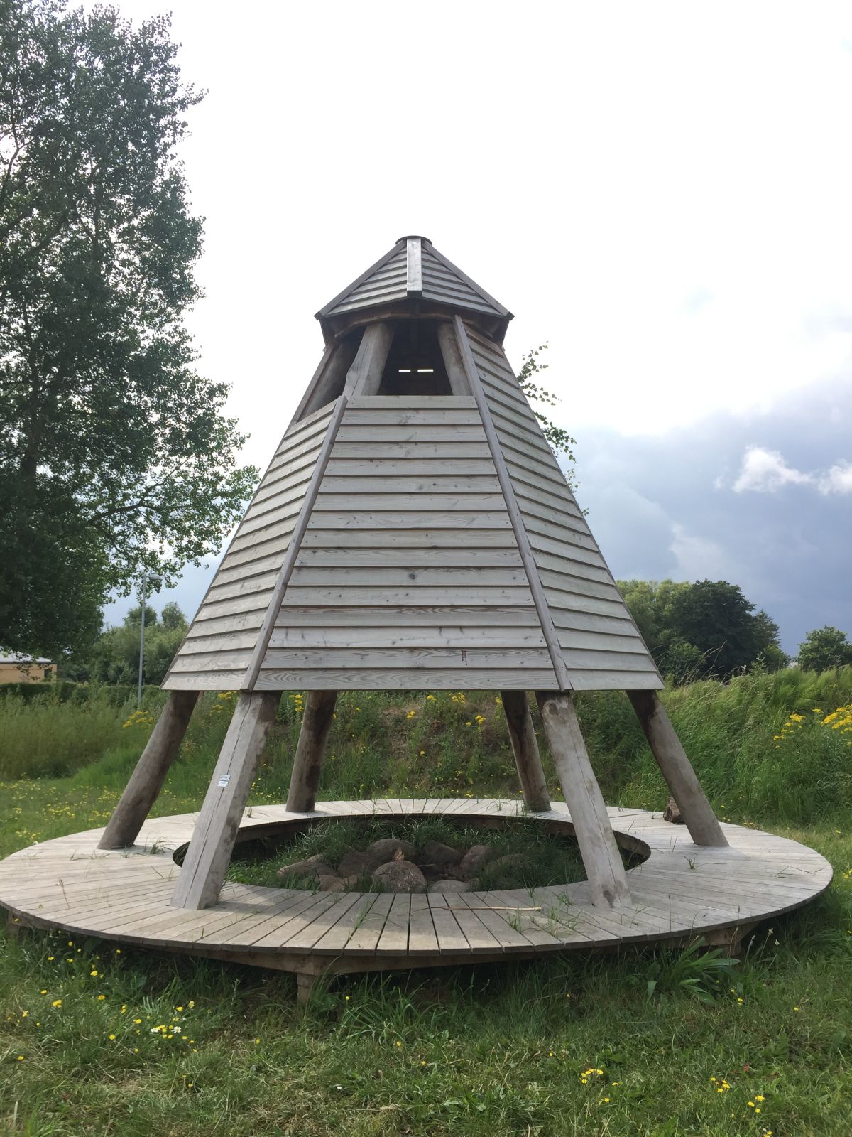 TIpi med bålplads