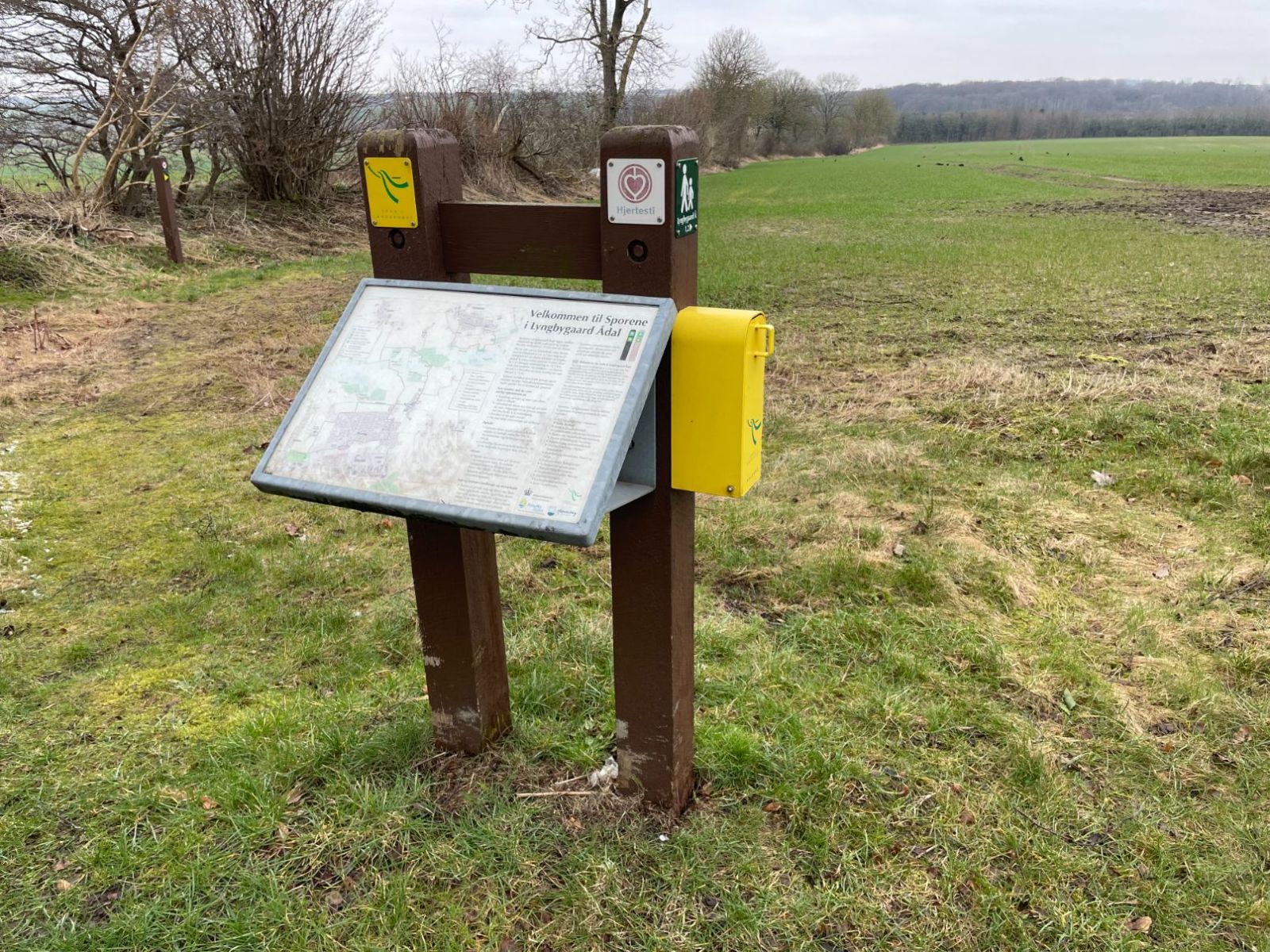 Lyngbygård Ådal - flere steder på turen er der oversigtstavler med historier om stedet
