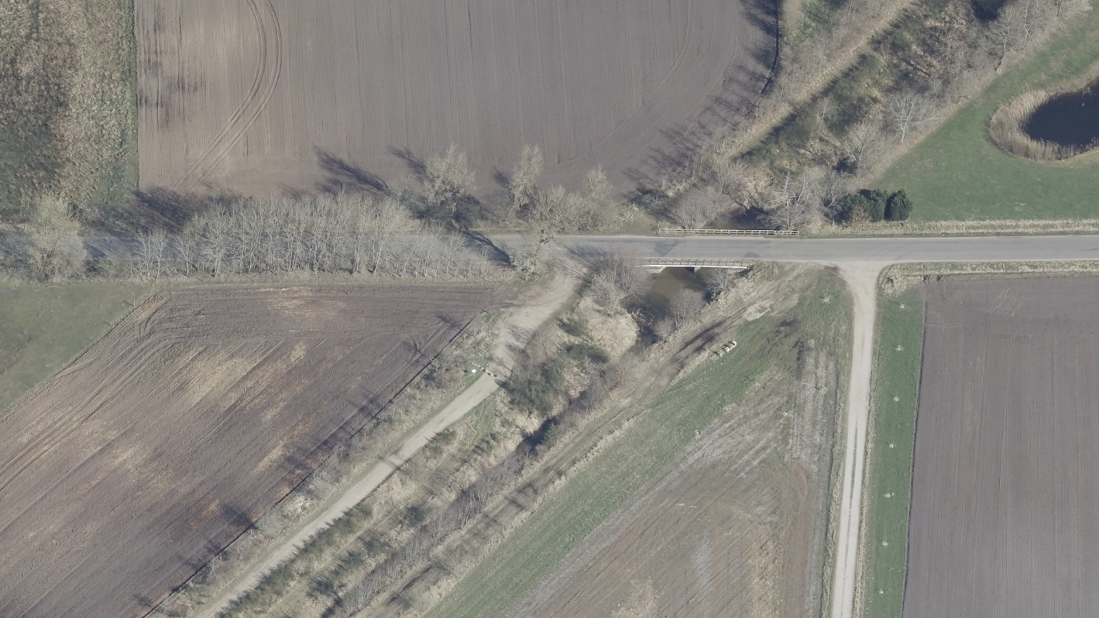 Luftfoto af parkeringsplads ved Ansager Kanalsti