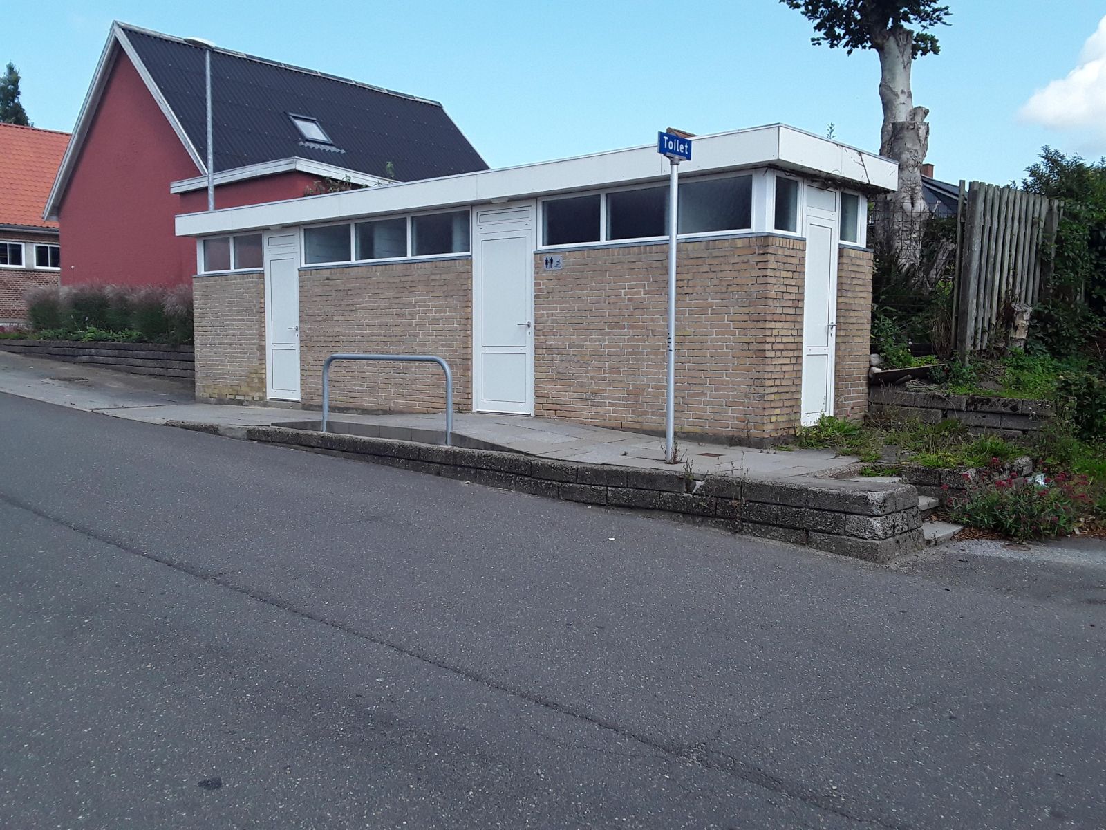 Handicapvenligt toilet ved P-plads, Nylandsvej, Vinderup