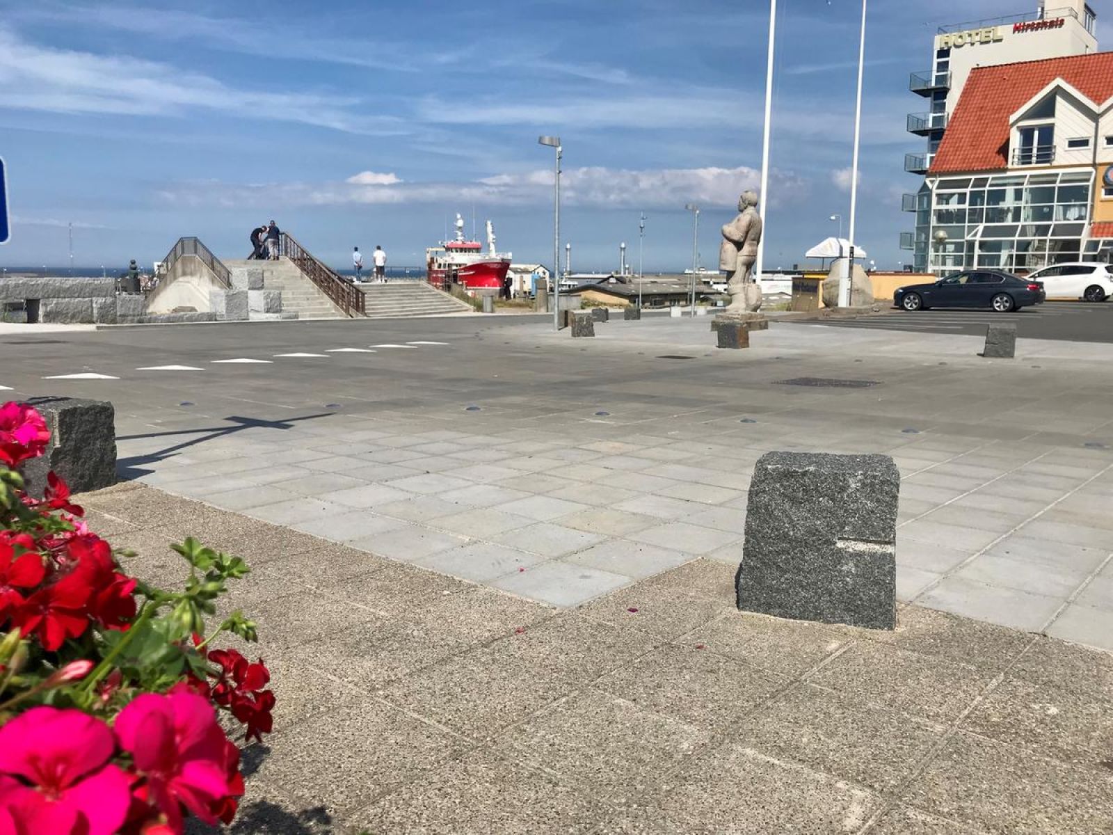 Den grønne plads som både er start og slutpunkt for Rød Kløversti.