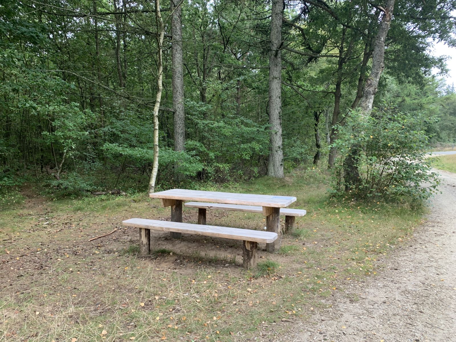 Foto af bord-bænkesæt