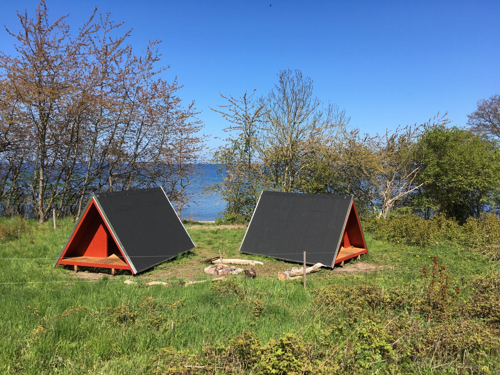 Kystshelter, Røstad                                – miniature 1