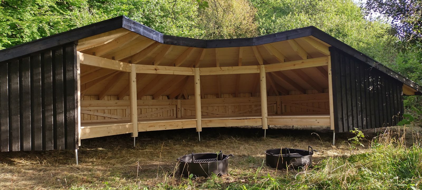 Shelter, bålplads og borde/bænke