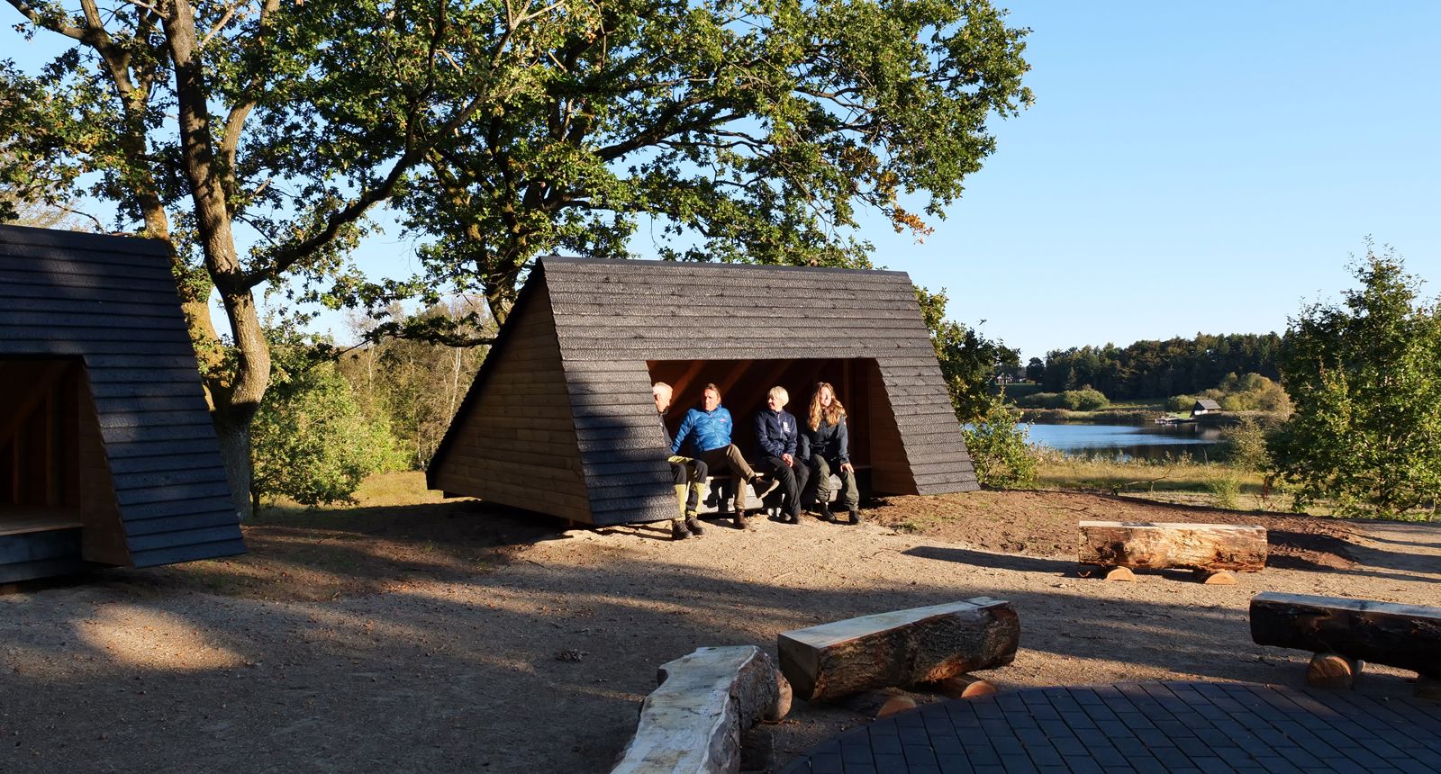 Foto af shelters på Tvis Mølle Naturlaboratorie