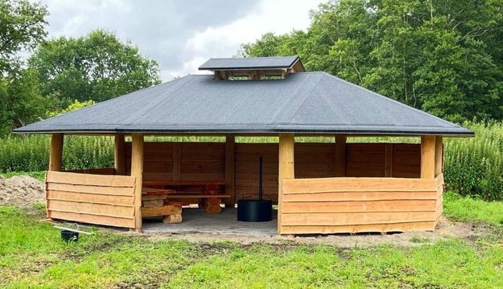 Bålhytte på Sportspladsen på Helnæs, shelter in Denmark