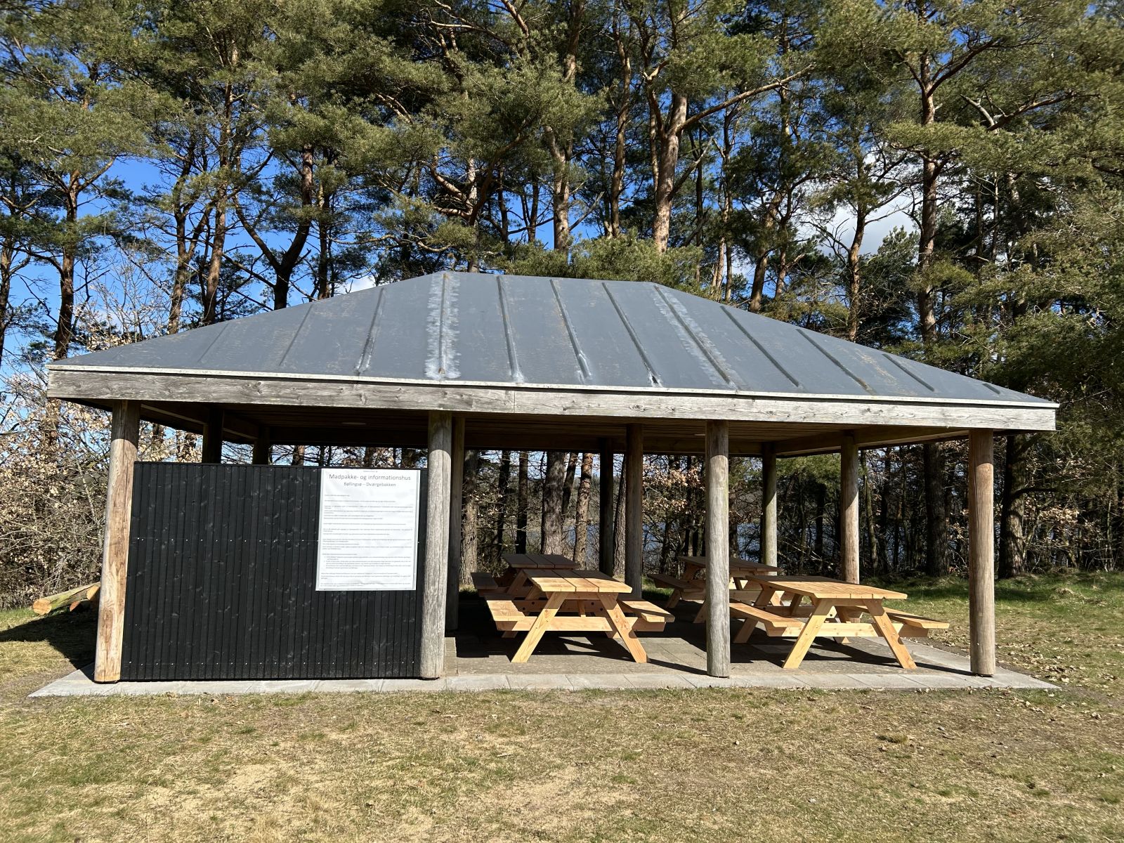 Madpakkehuset set fra siden