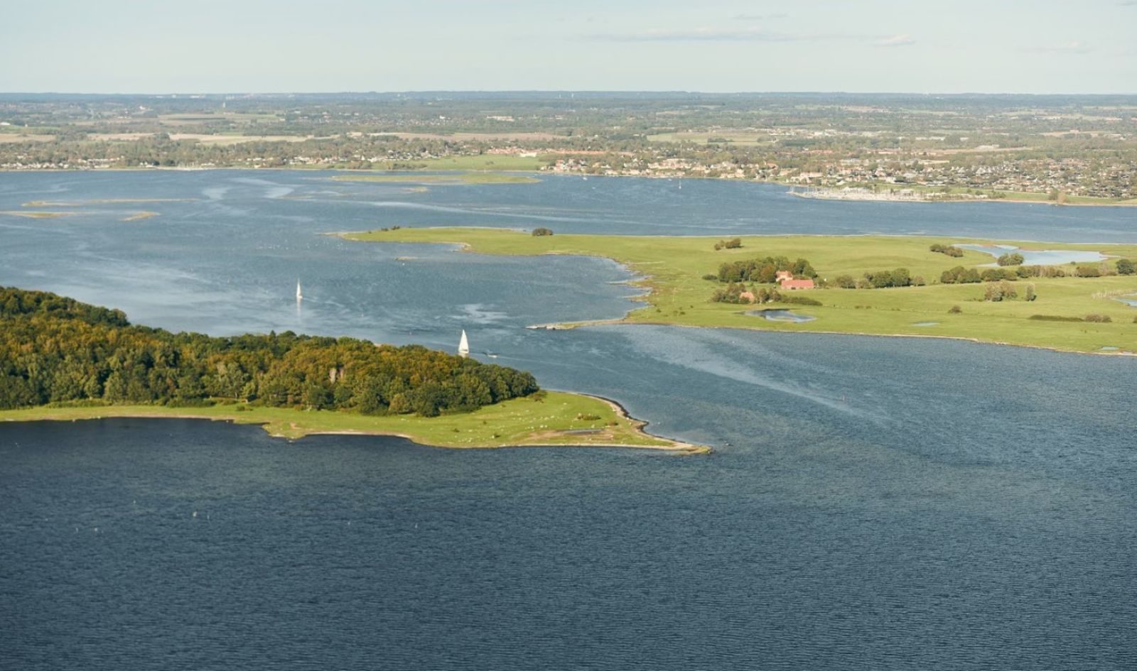 Østskov og Eskilsø set fra luften