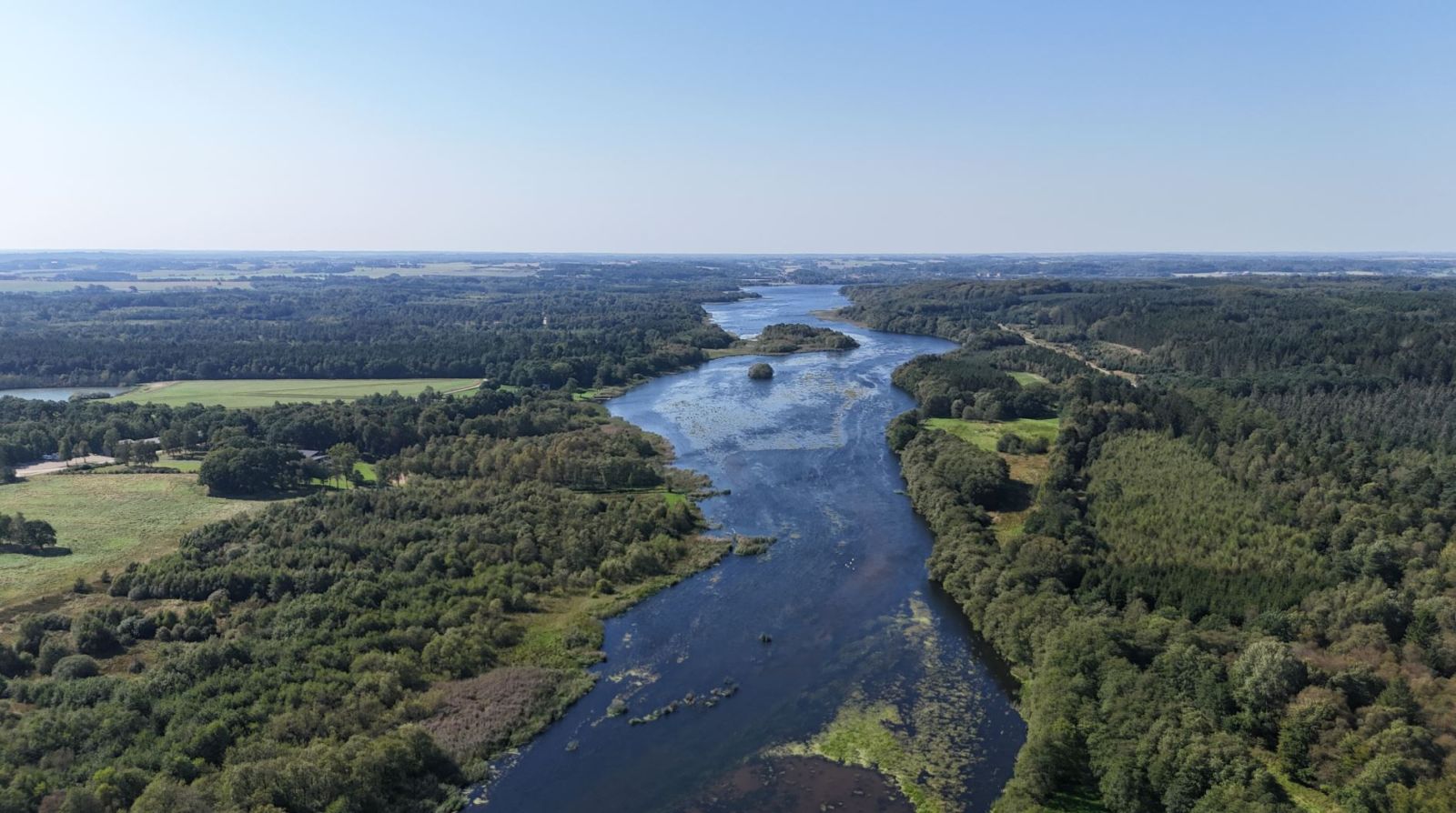Dronefoto af starten på Tange Sø