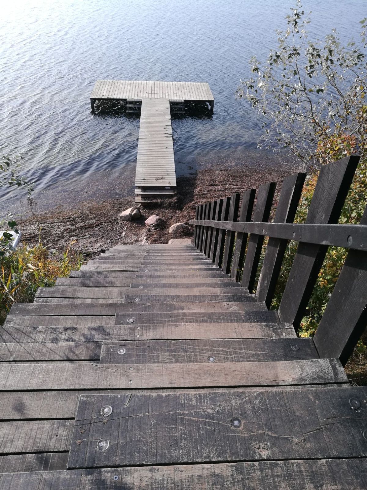 Trappe ned til badebro