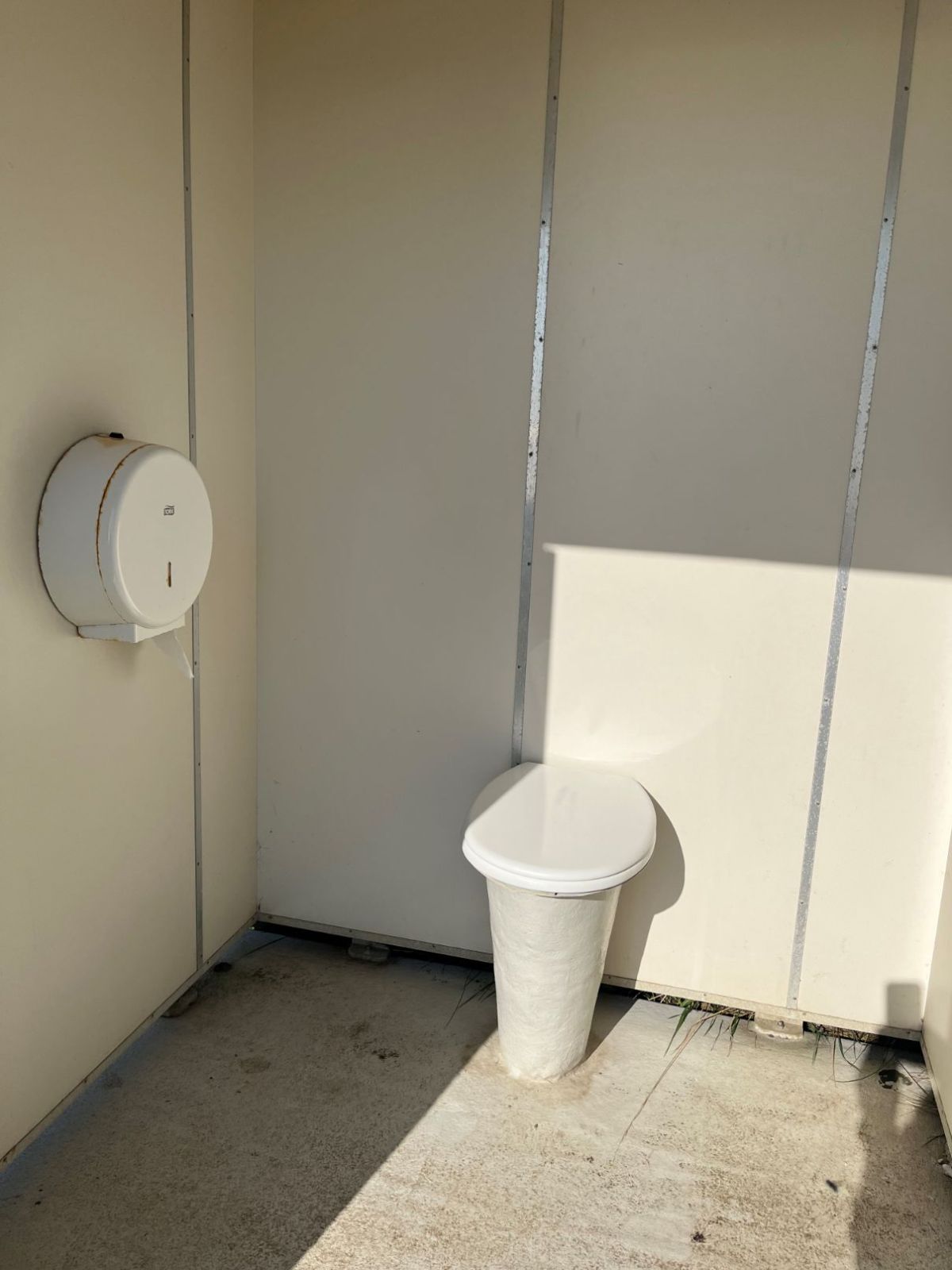 Multtoilet bag døren