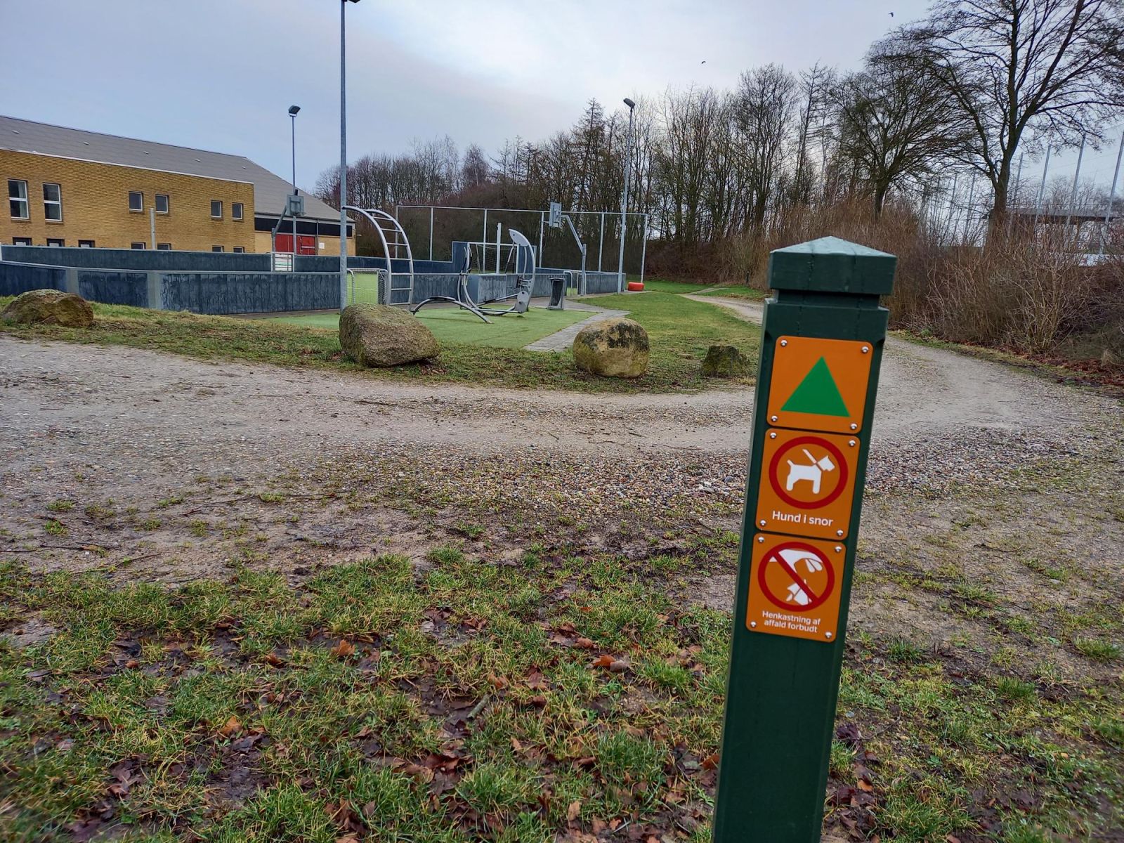 Multibane og styrketræningsredskaber
