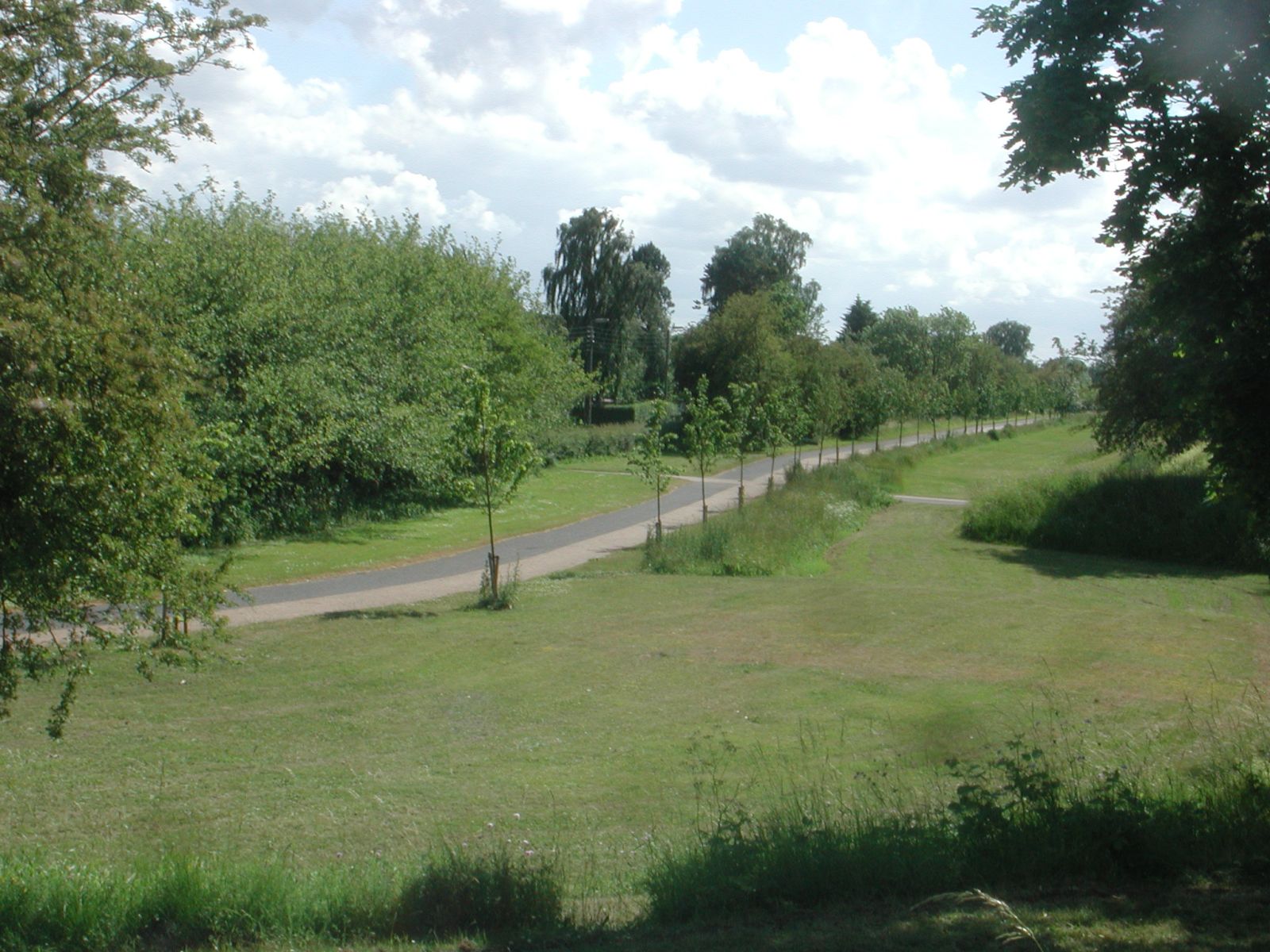 Asfaltsti langs Vestvolden