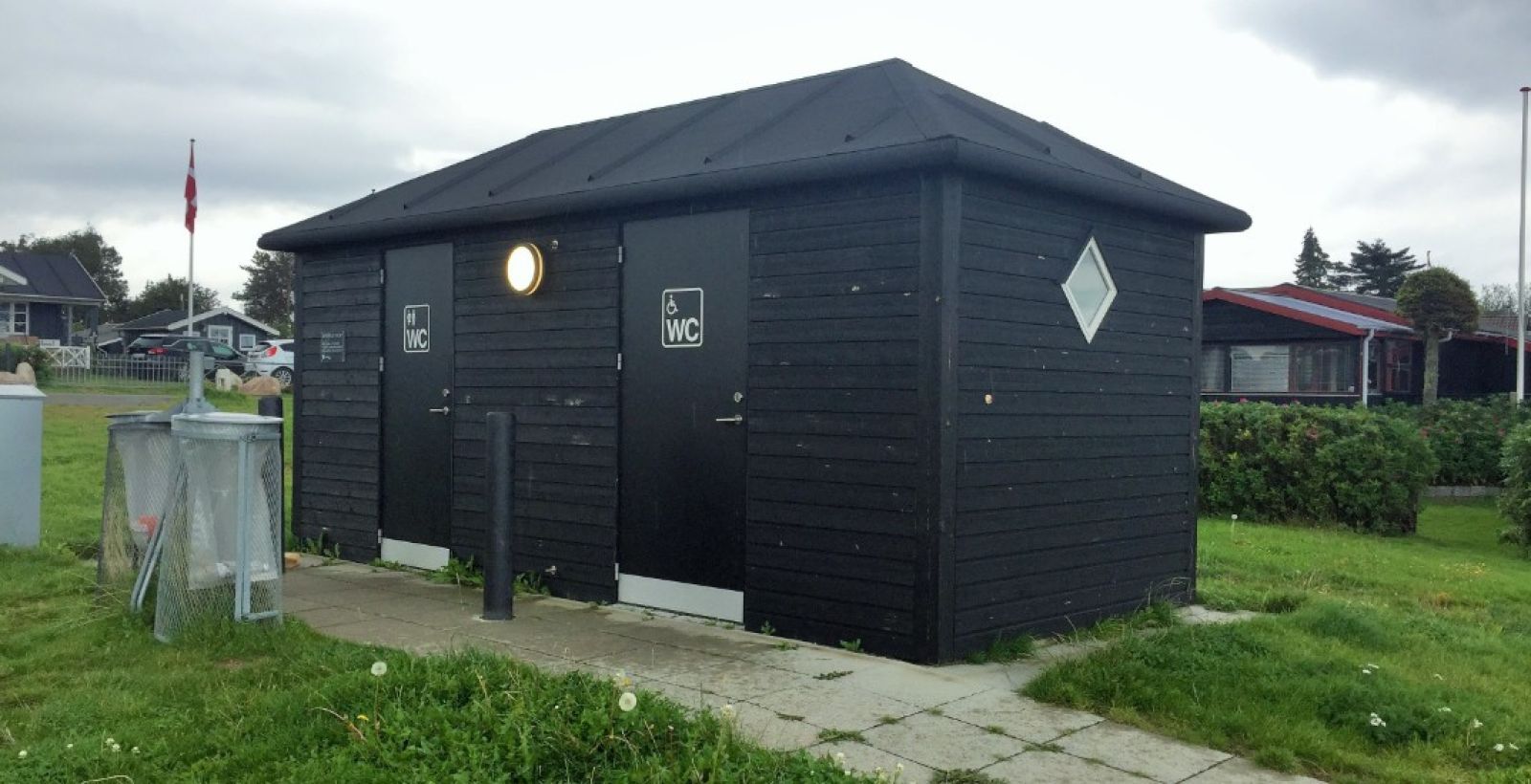 Toilet, Følle Strand