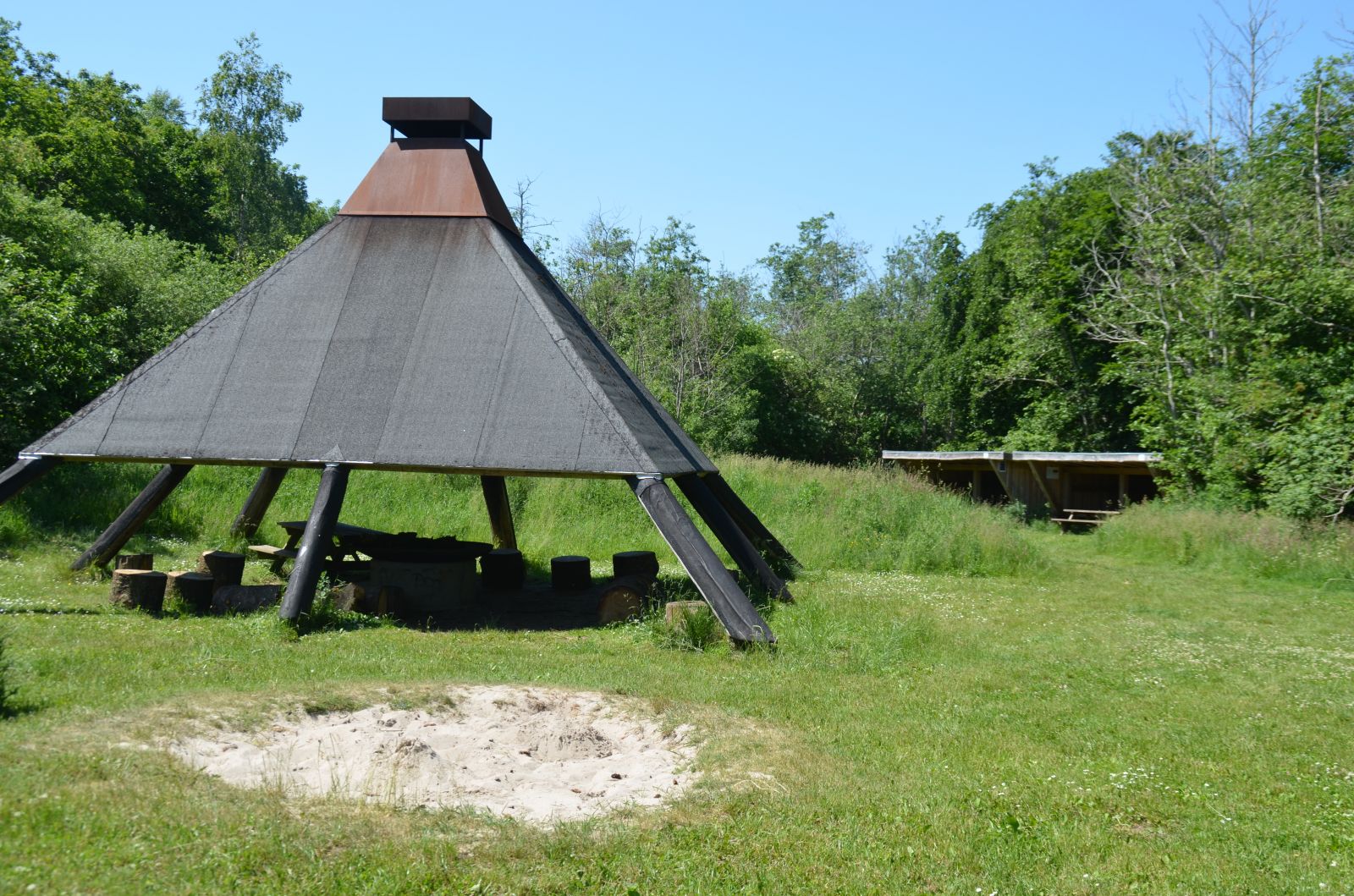Bålhytte v. Troldeskoven, shelter in Denmark
