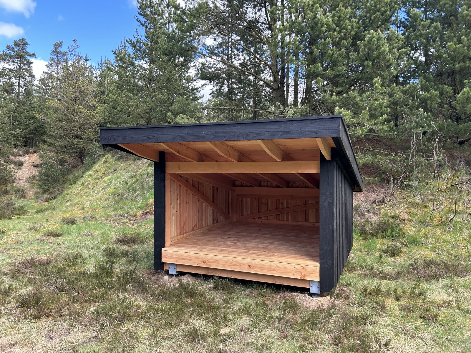 Lille shelter med plads til 2-3 personer