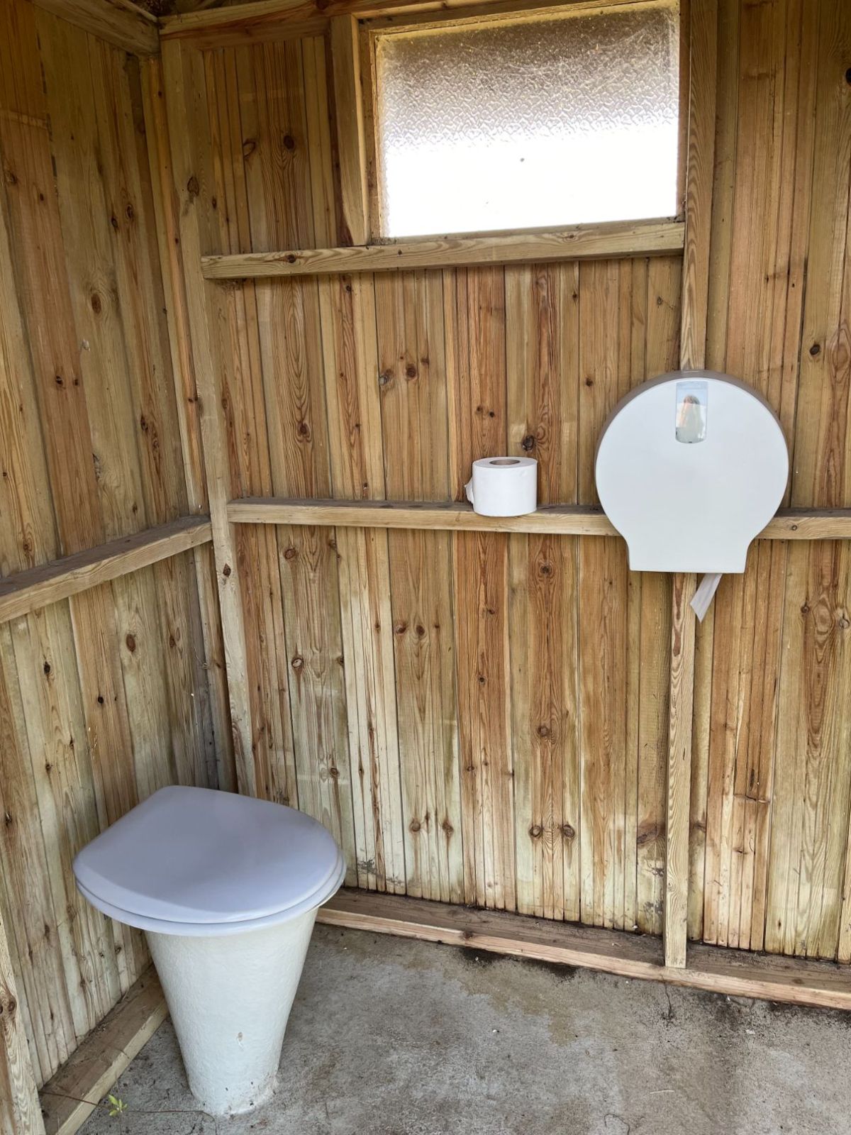 Toilet bag døren