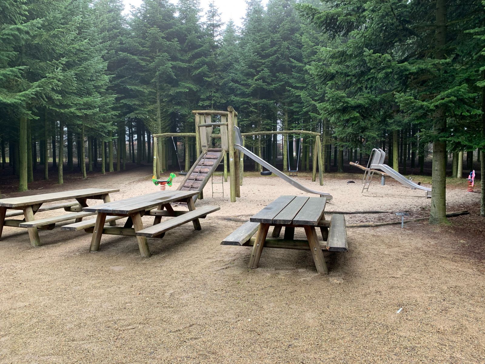 Legeplads ved Dinnsens Skovpark