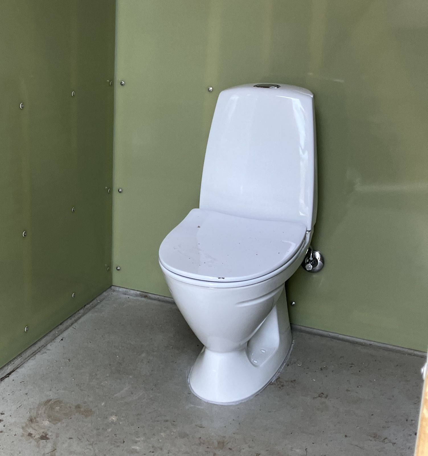 Hvidt træk og slip toilet