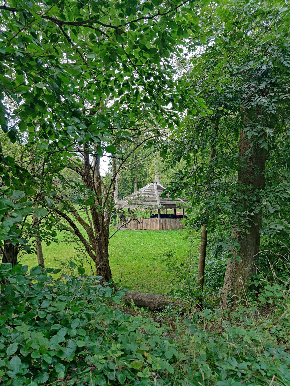 Bålhytte i Havreballe Skov, shelter in Denmark