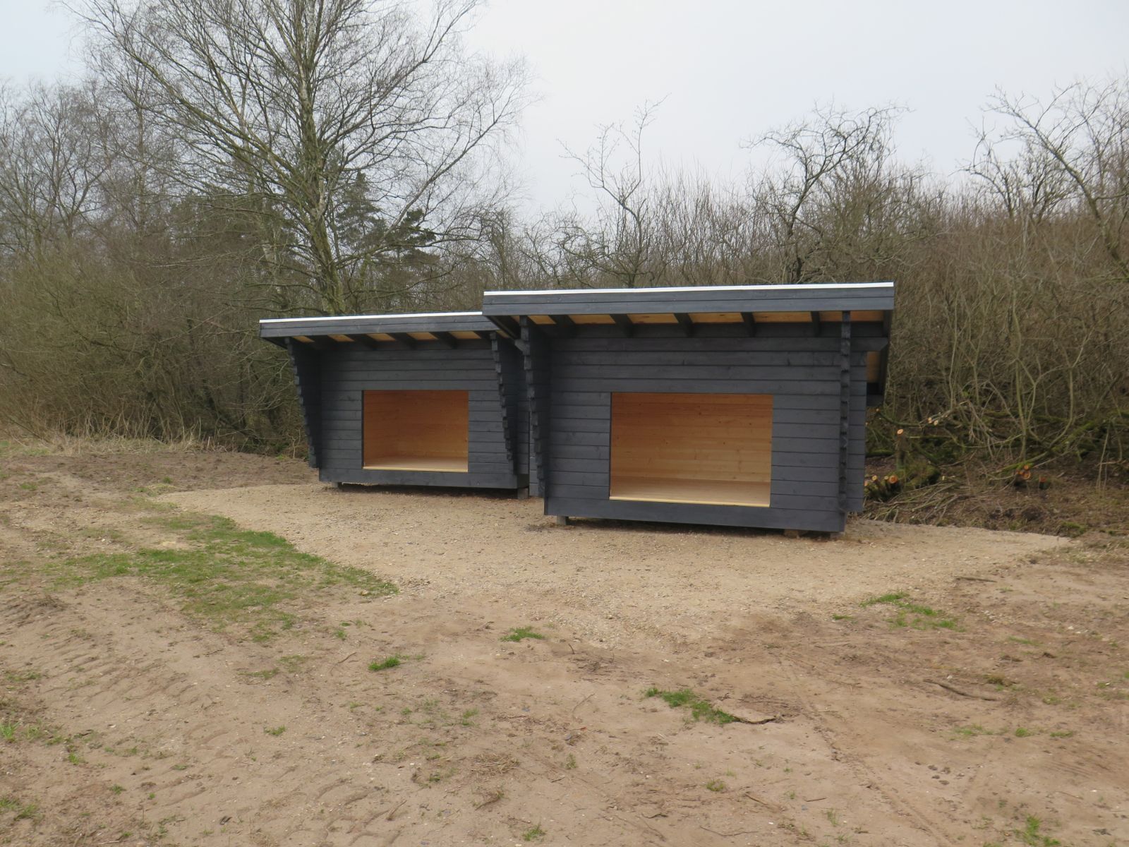 Foto af shelters ved Naur kanoplads