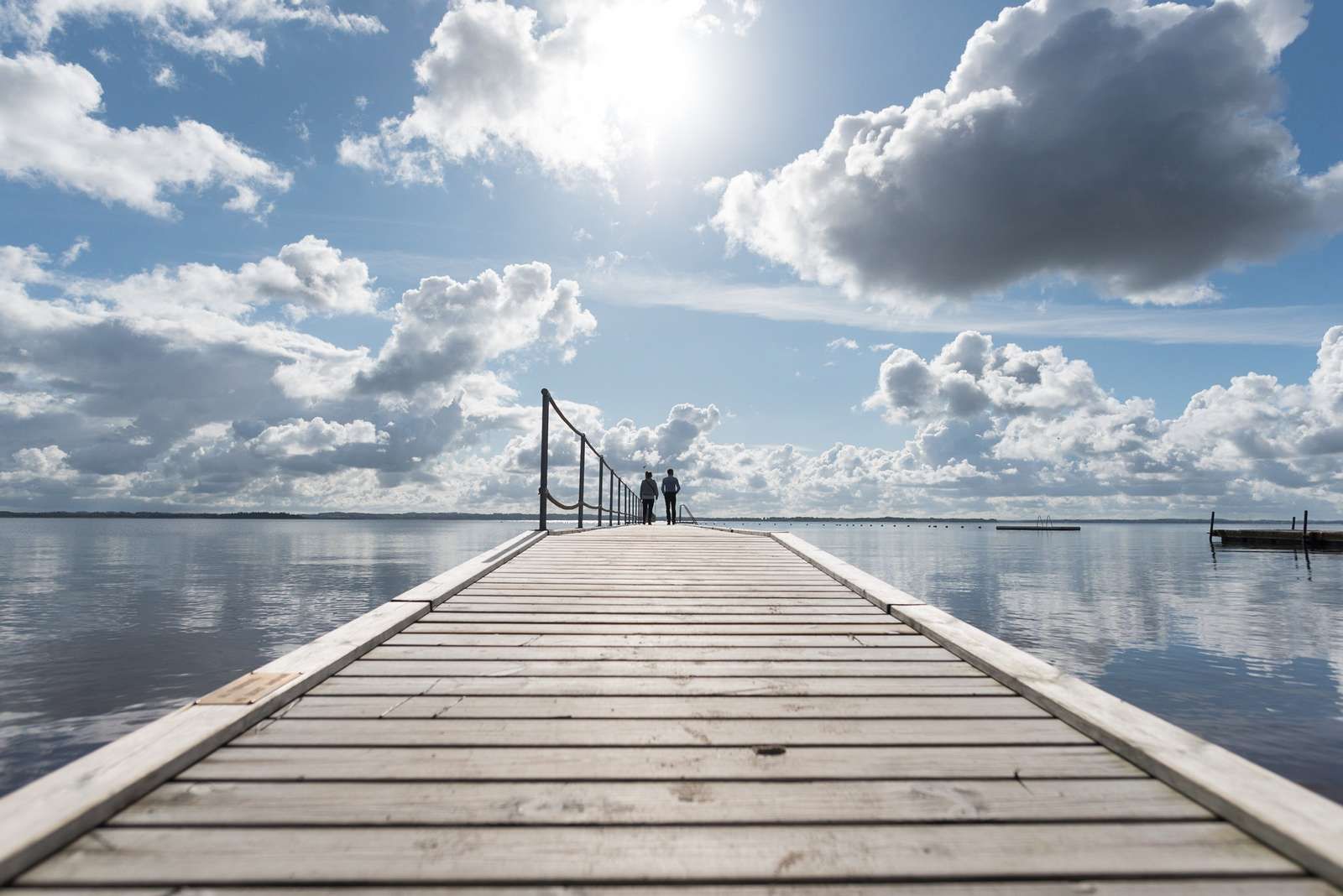 Badebro ved Lyby Strand