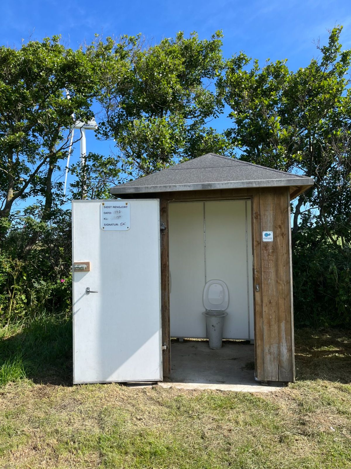 Toilet bag døren