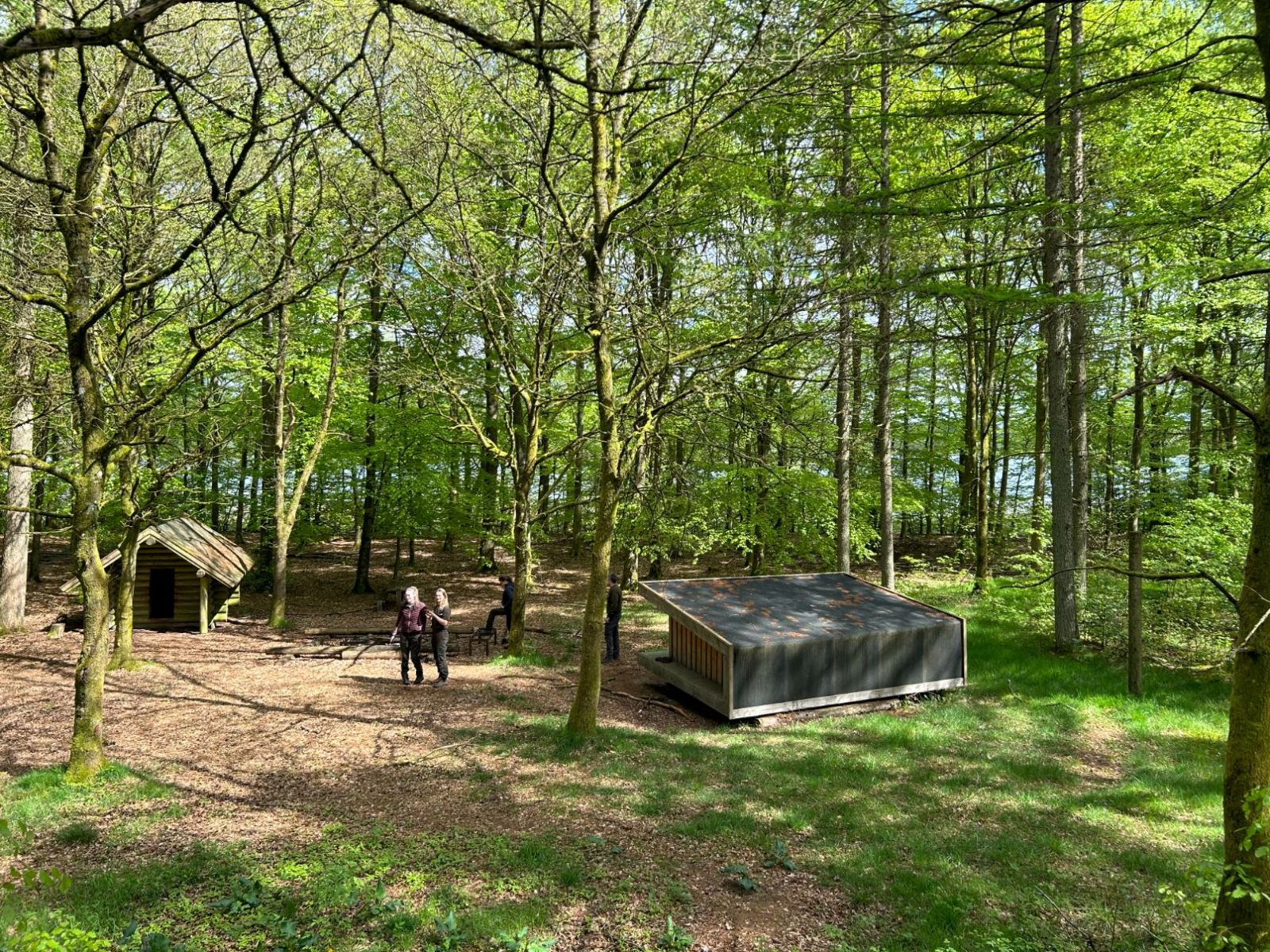 shelter og lille hytte