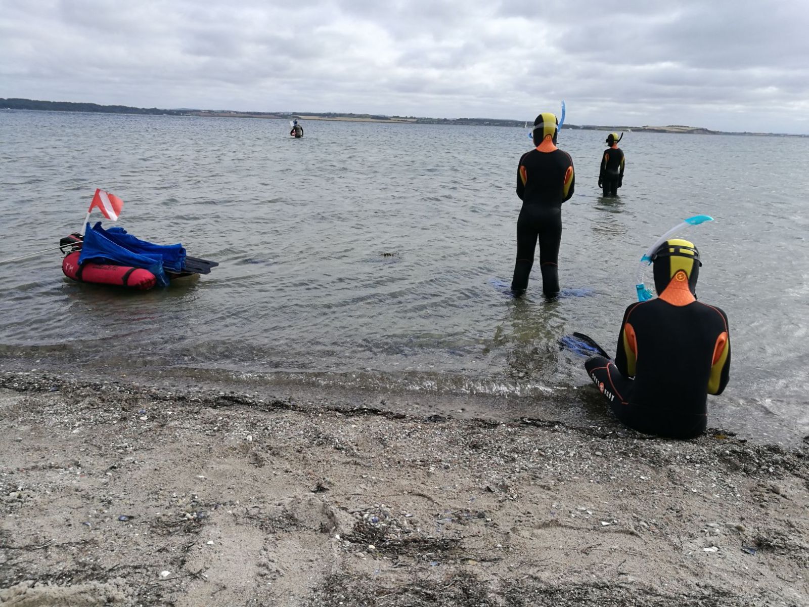 Stranden ved havnen og nordside ligger dejligt i læ